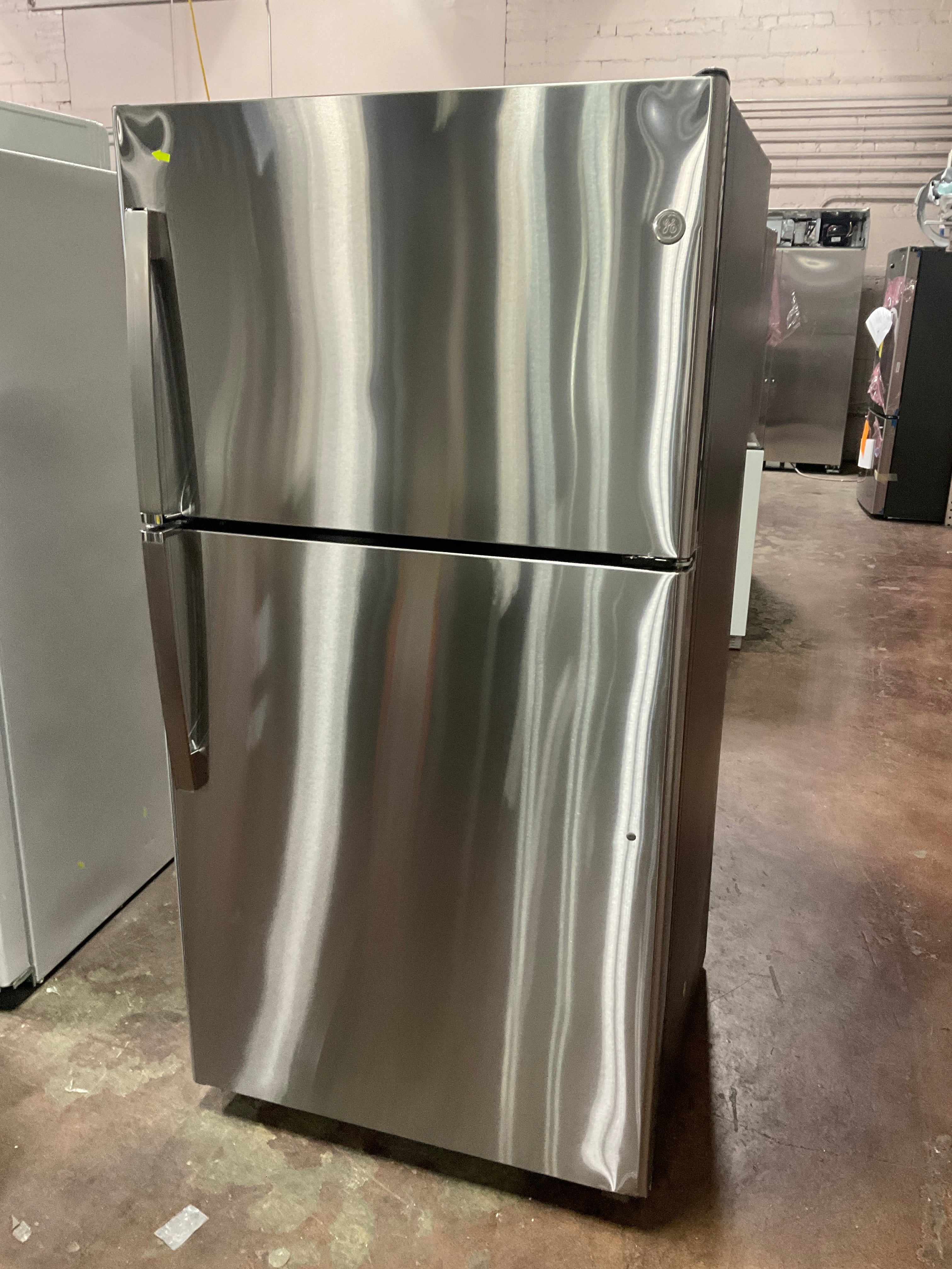 GE® 21.9 Cu. Ft. Garage Ready Top-Freezer Refrigerator - Image 12