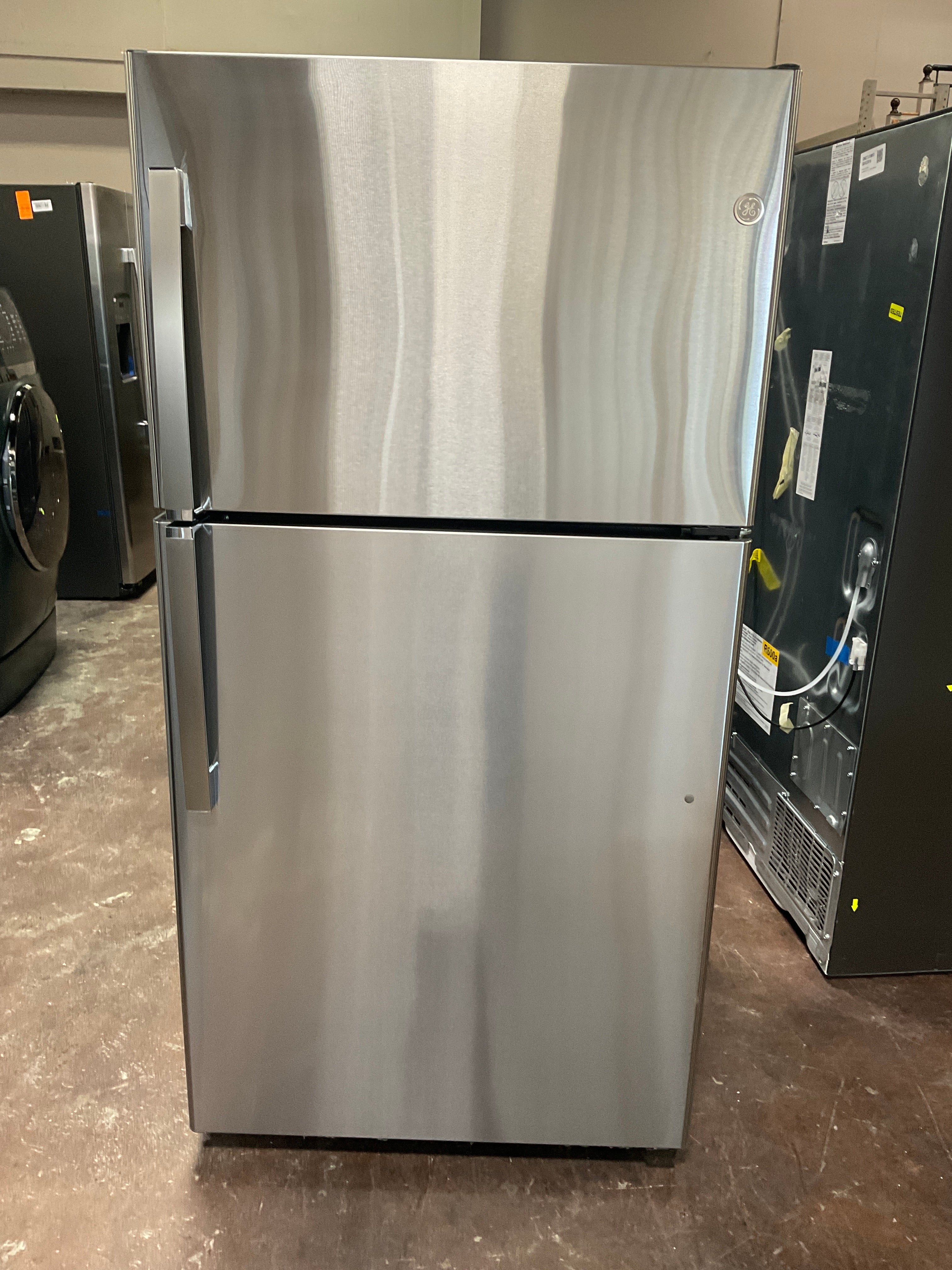 GE® 21.9 Cu. Ft. Garage Ready Top-Freezer Refrigerator - Image 13