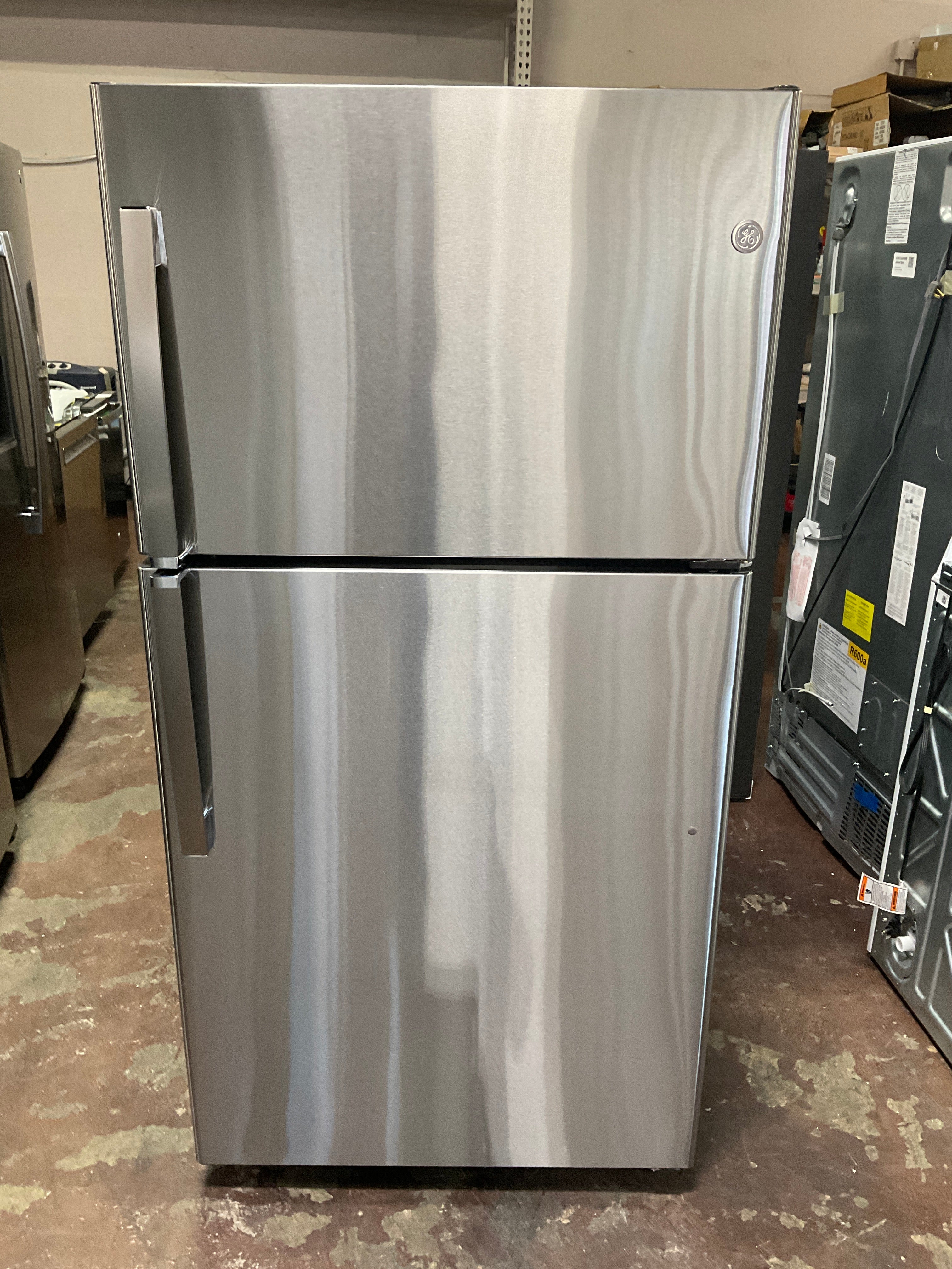 GE® 21.9 Cu. Ft. Garage Ready Top-Freezer Refrigerator - Image 14