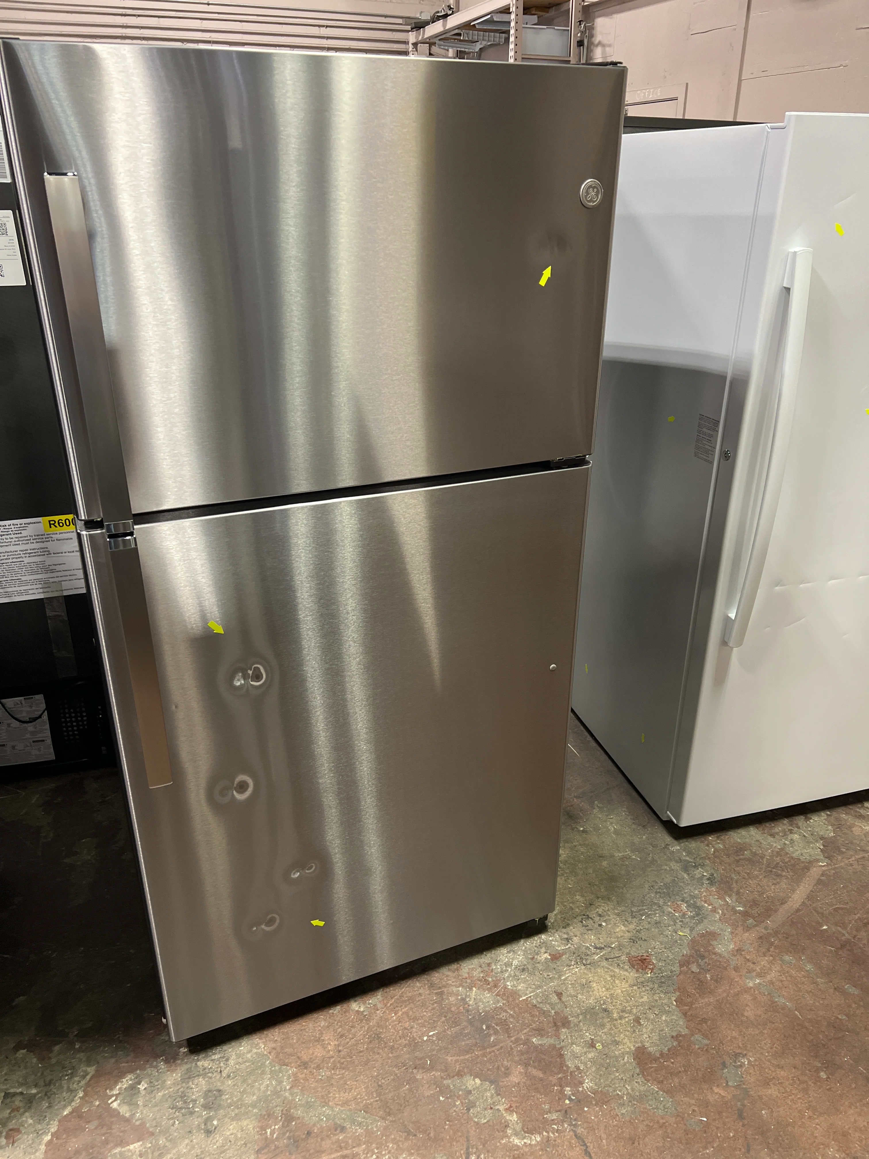 GE® 21.9 Cu. Ft. Garage Ready Top-Freezer Refrigerator - Image 17