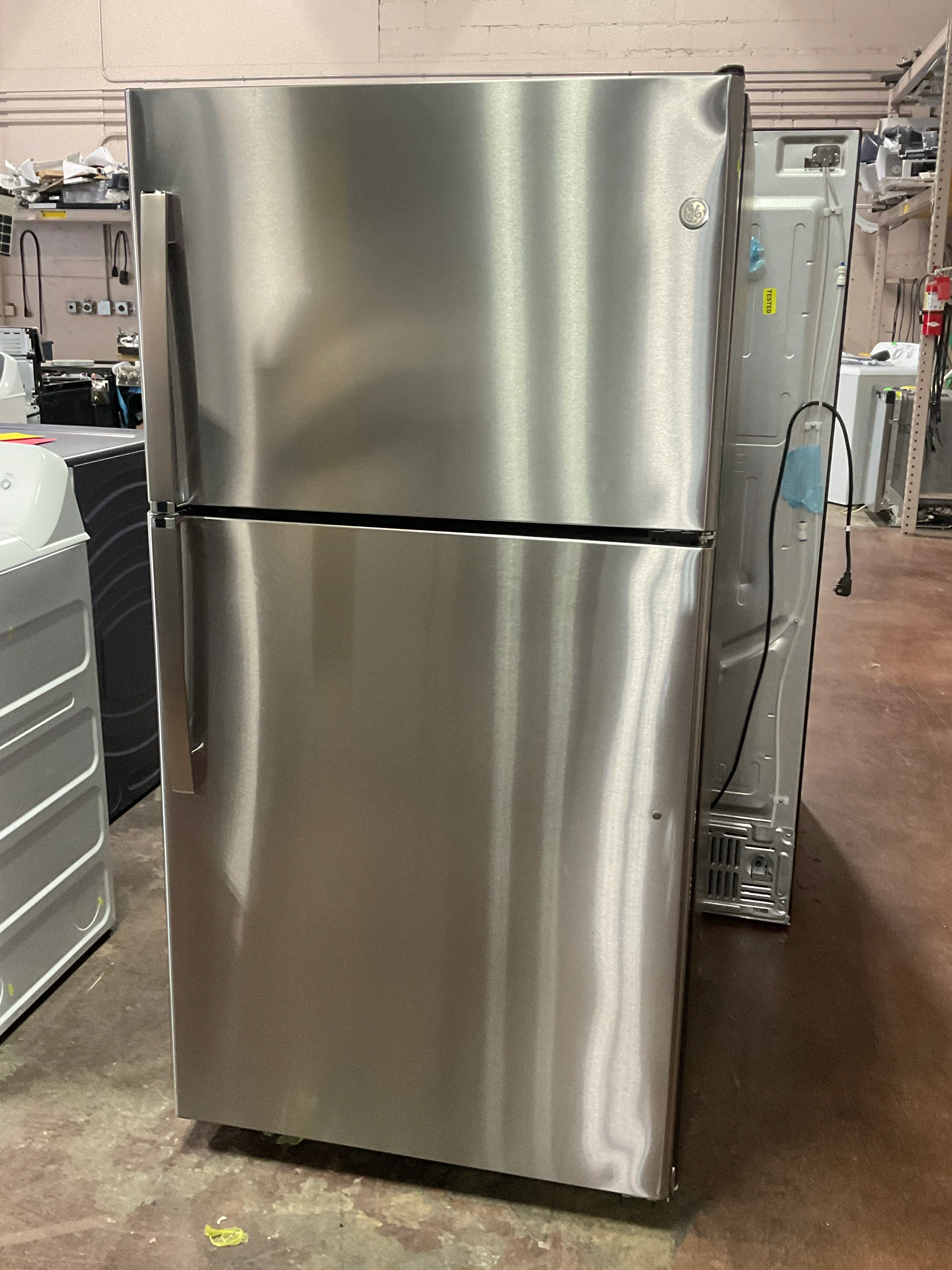 GE® 21.9 Cu. Ft. Garage Ready Top-Freezer Refrigerator - Image 29