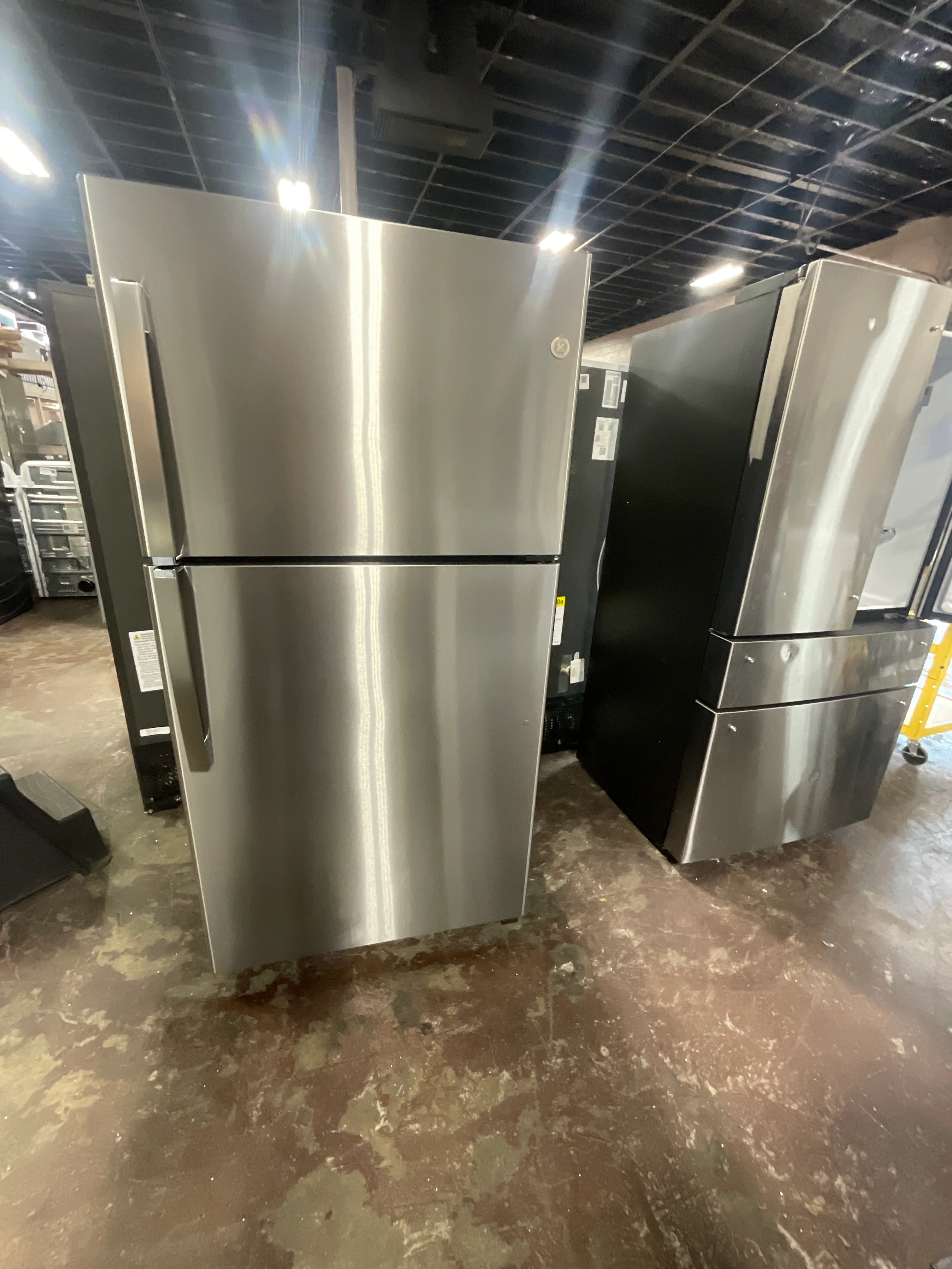GE® 21.9 Cu. Ft. Garage Ready Top-Freezer Refrigerator - Image 6