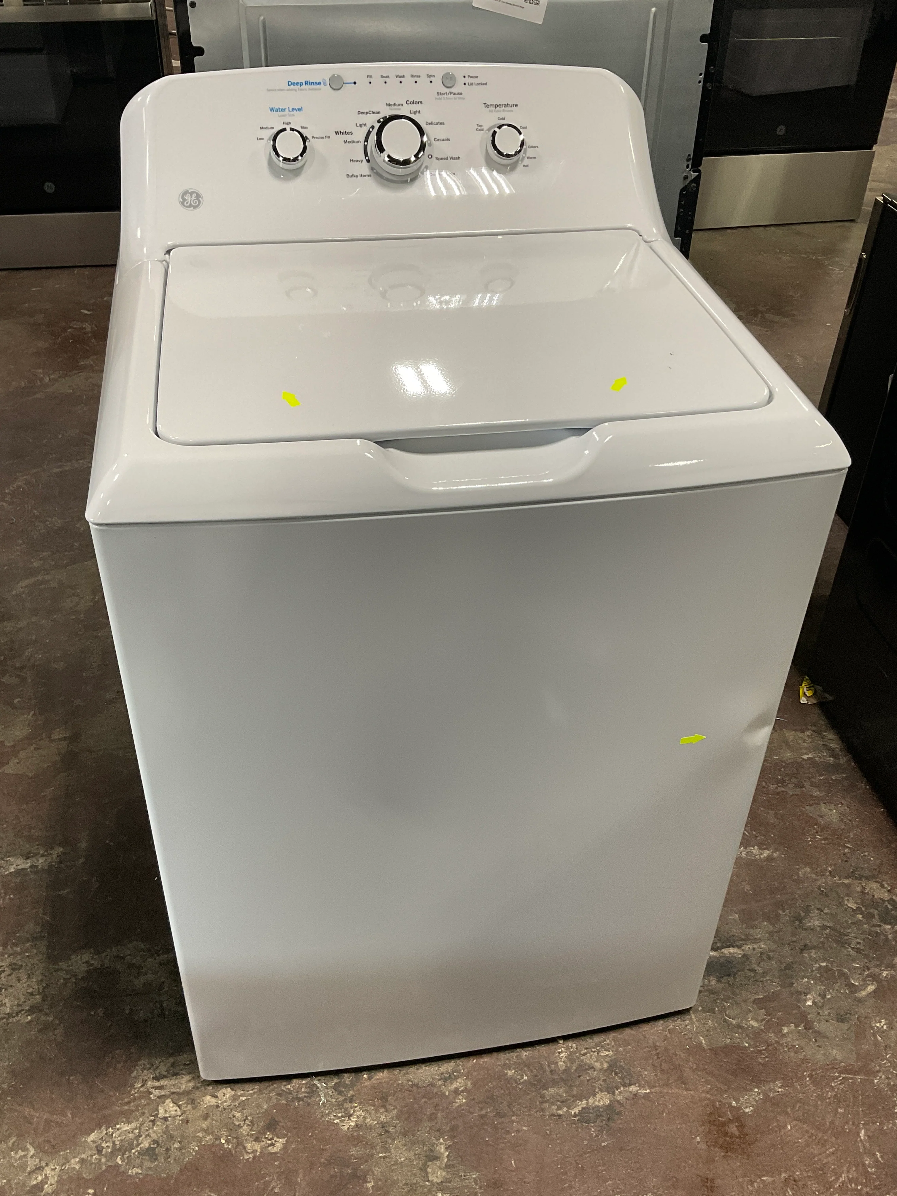 GE GE® 4.0 cu. ft. Capacity Washer with Stainless Steel Basket and Water Level Control - Image 9