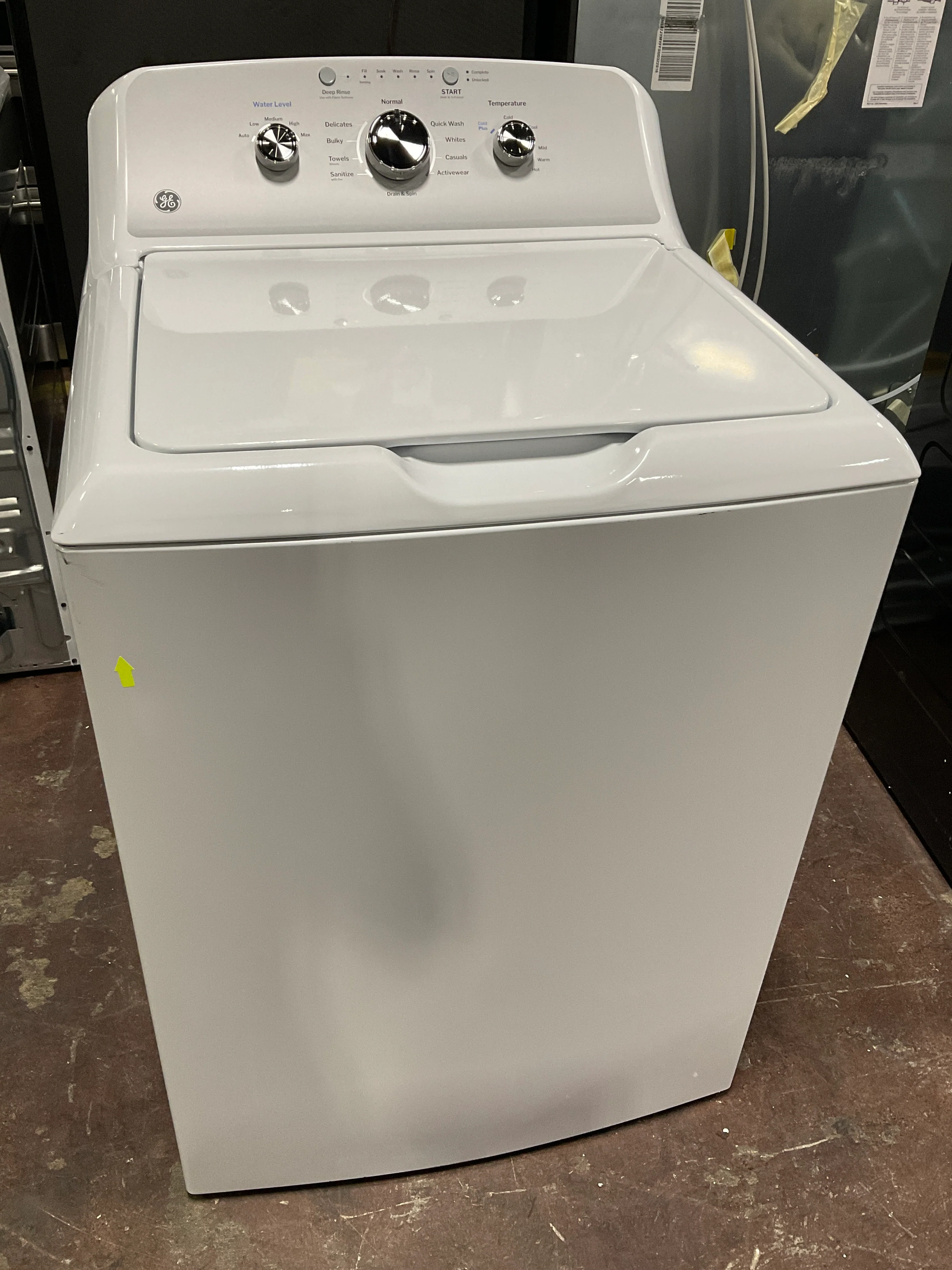 GE GE® 4.3 cu. ft. Capacity Washer with Stainless Steel Basket,Cold Plus and Water Level Control - Image 9