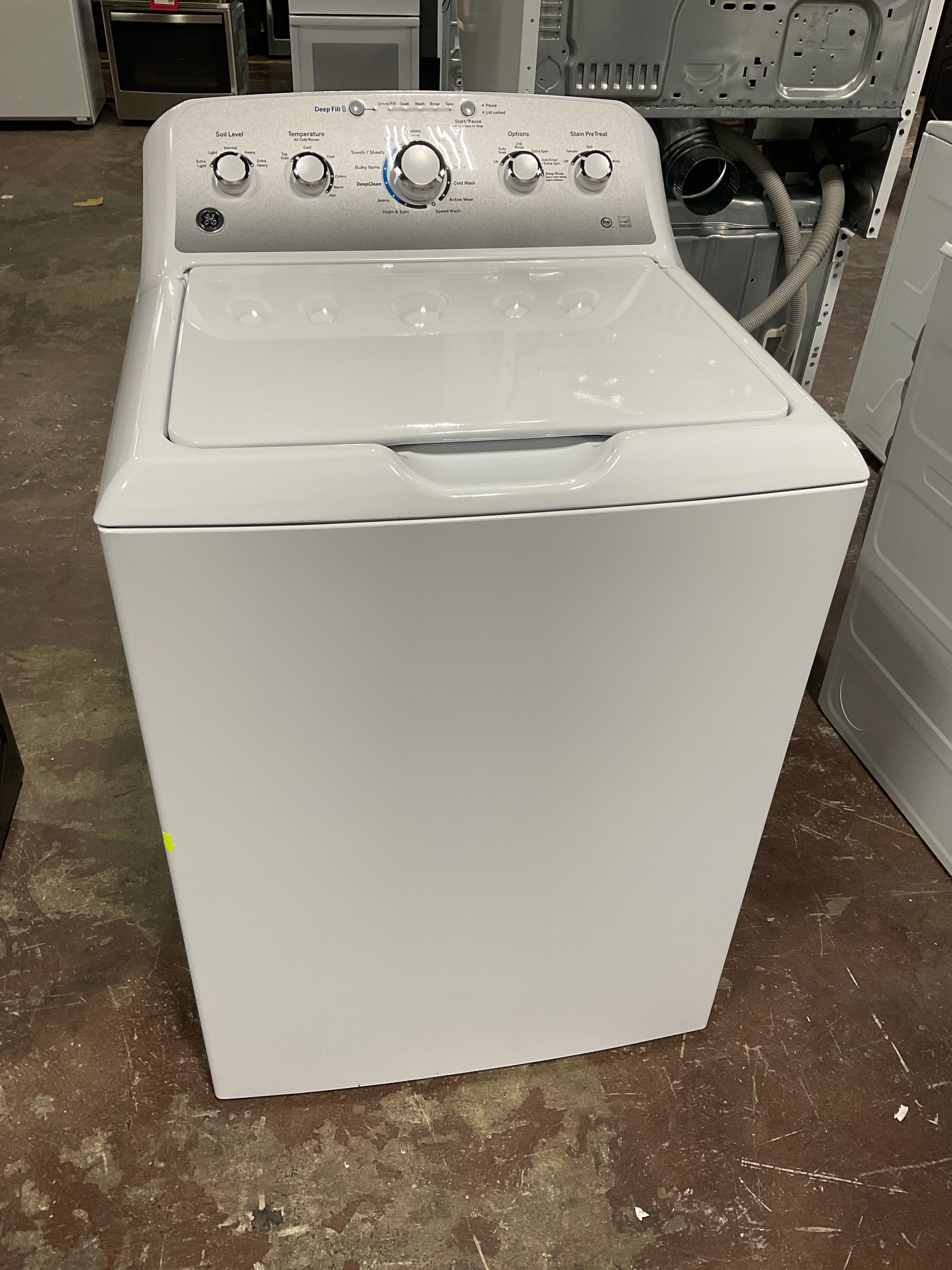 GE GE® ENERGY STAR® 4.4 cu. ft. stainless steel capacity washer - Image 4