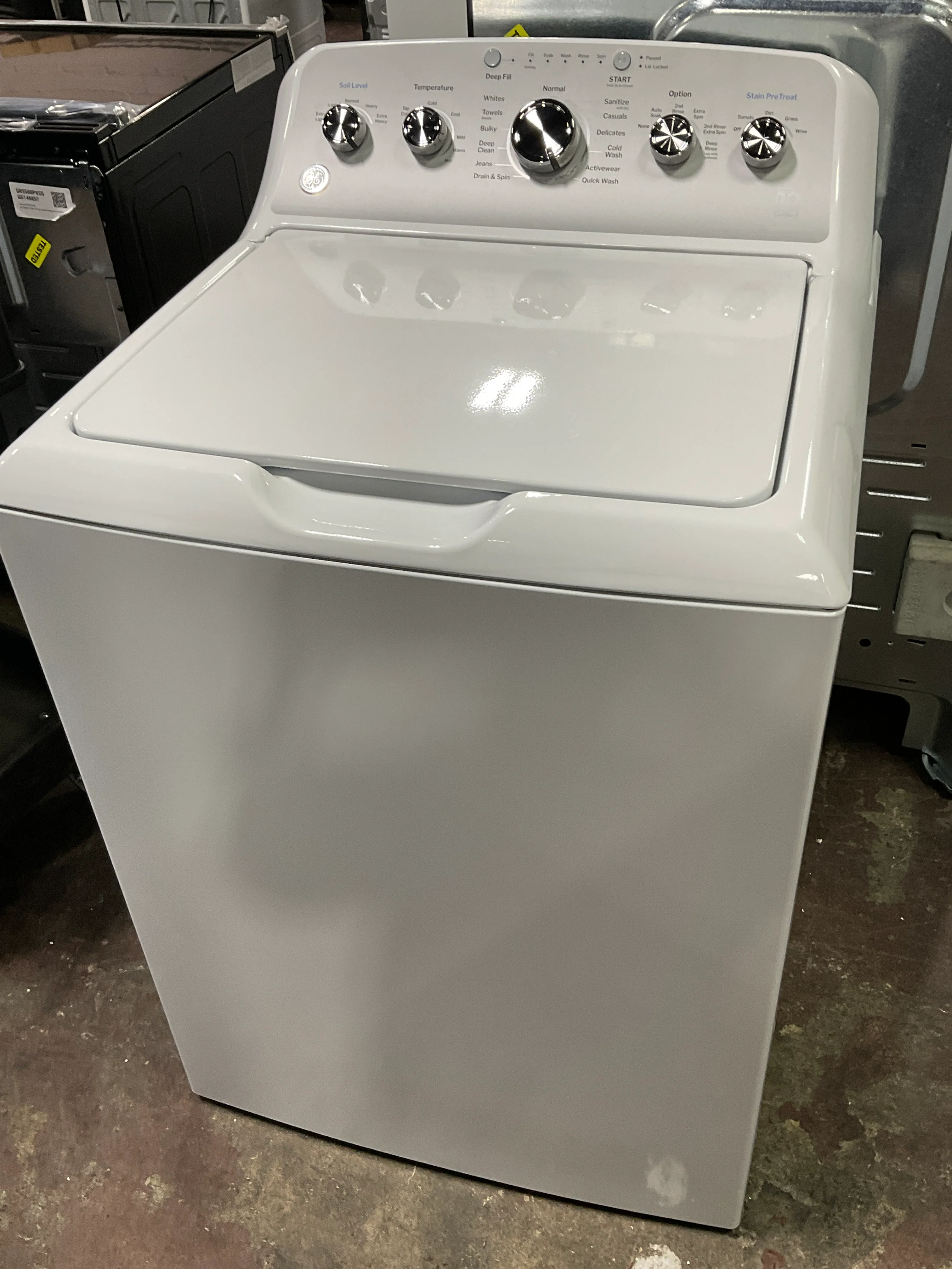 GE GE® ENERGY STAR® 4.6 cu. ft. Capacity Washer with Stainless Steel Basket and Stain PreTreat - Image 14