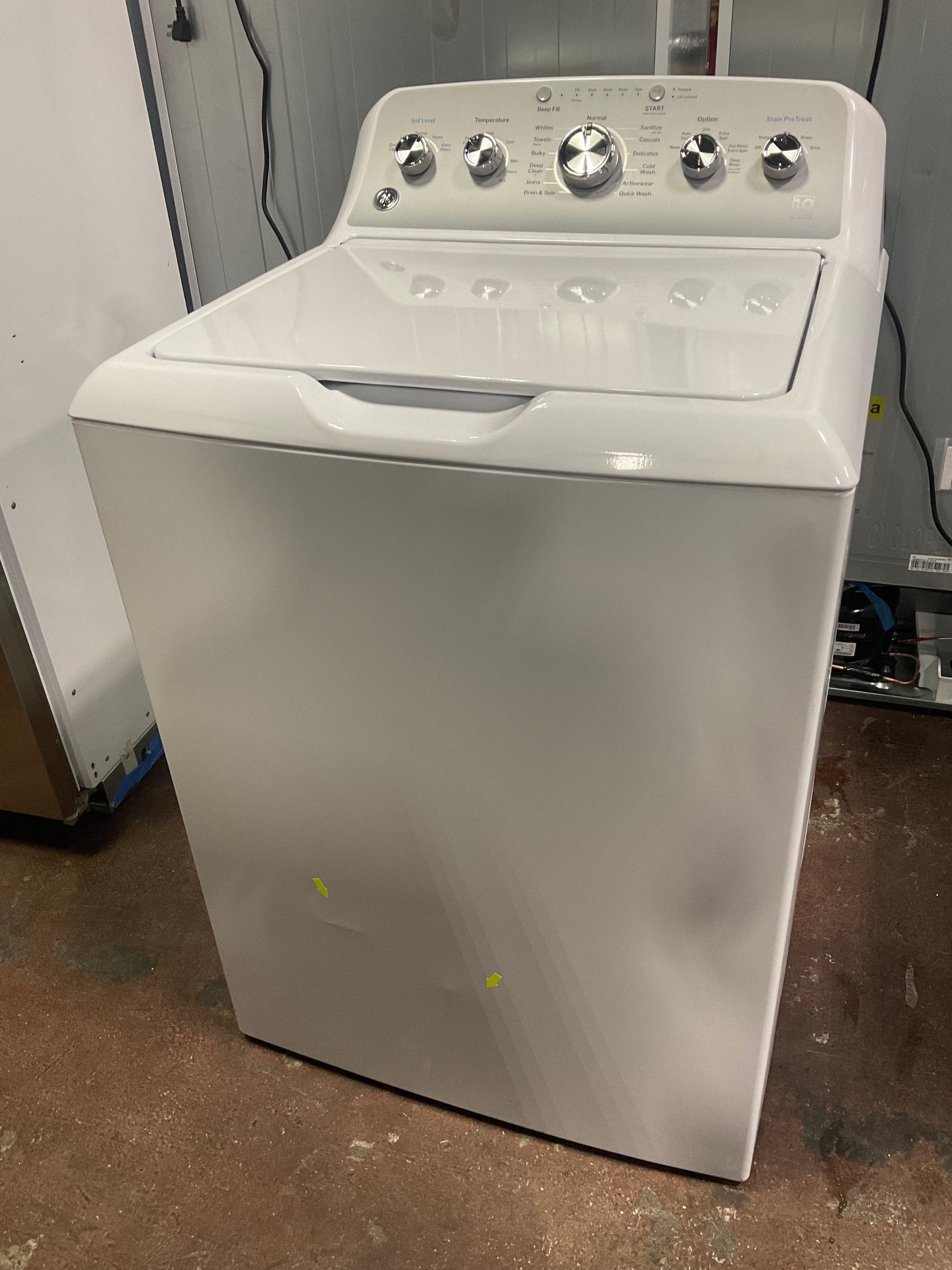 GE GE® ENERGY STAR® 4.6 cu. ft. Capacity Washer with Stainless Steel Basket and Stain PreTreat - Image 15
