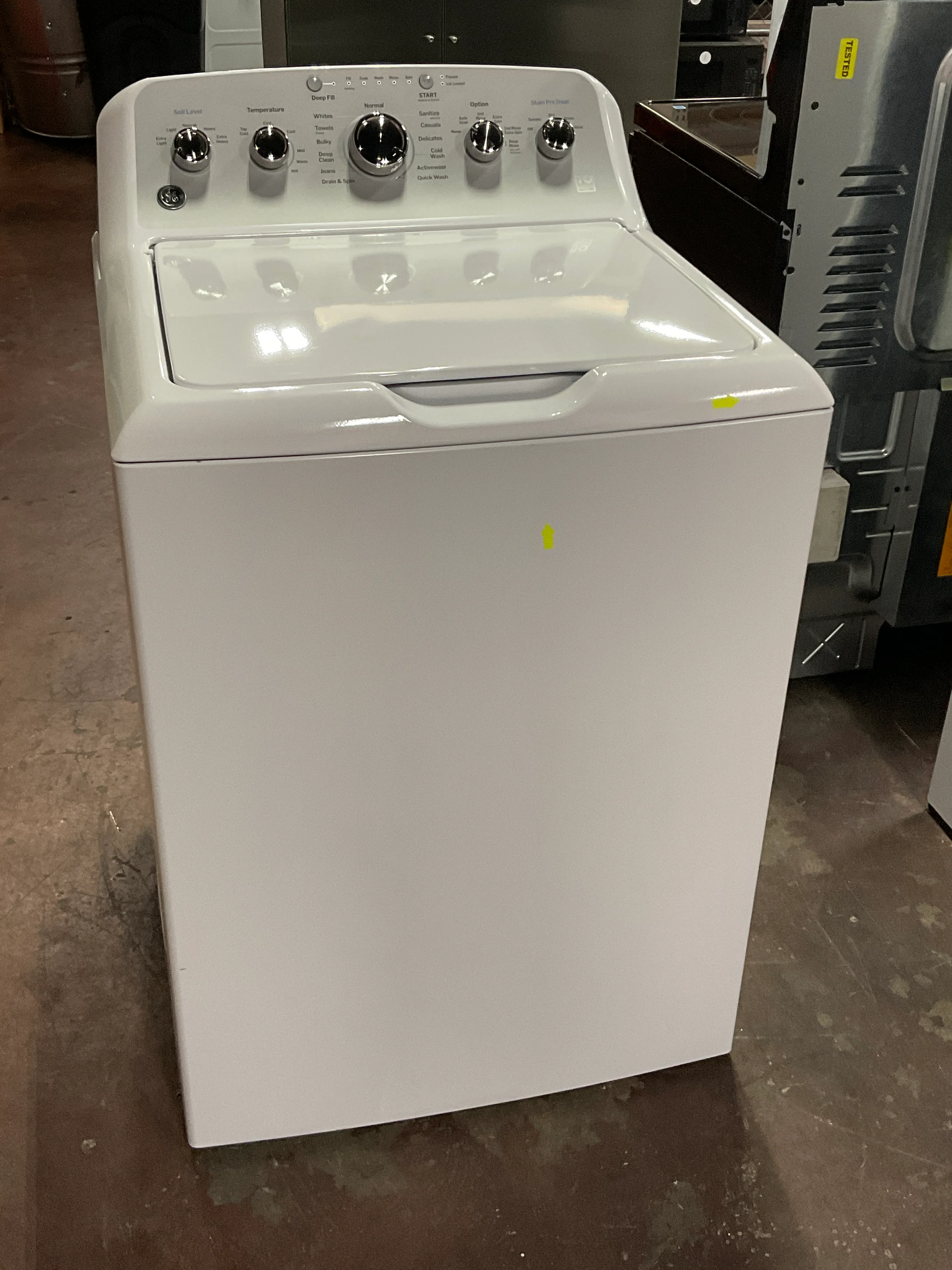 GE GE® ENERGY STAR® 4.6 cu. ft. Capacity Washer with Stainless Steel Basket and Stain PreTreat - Image 16