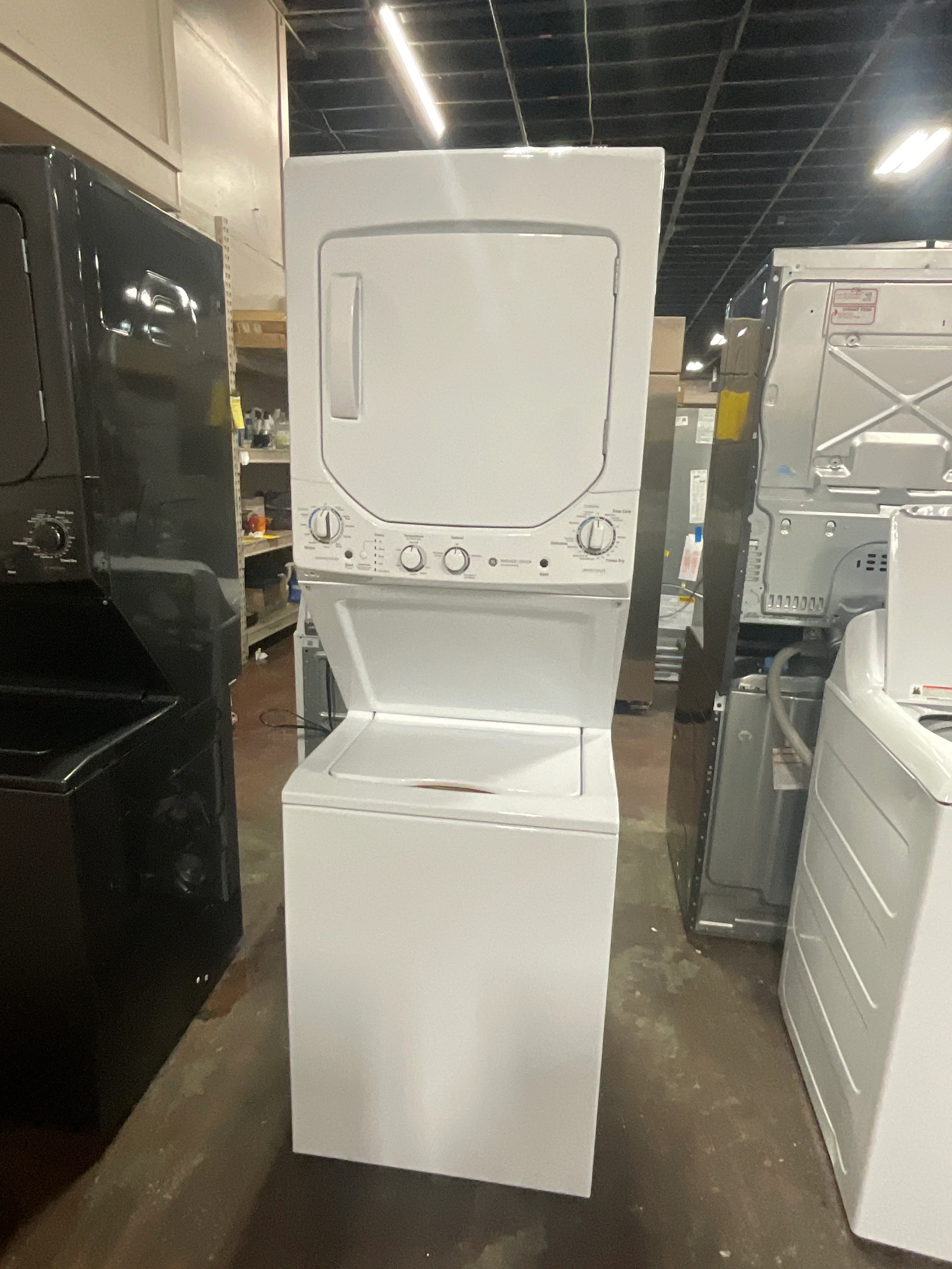 GE Unitized Spacemaker® 2.3 cu. ft. Capacity Washer with Stainless Steel Basket and 4.4 cu. ft. Capacity Electric Dryer - Image 10