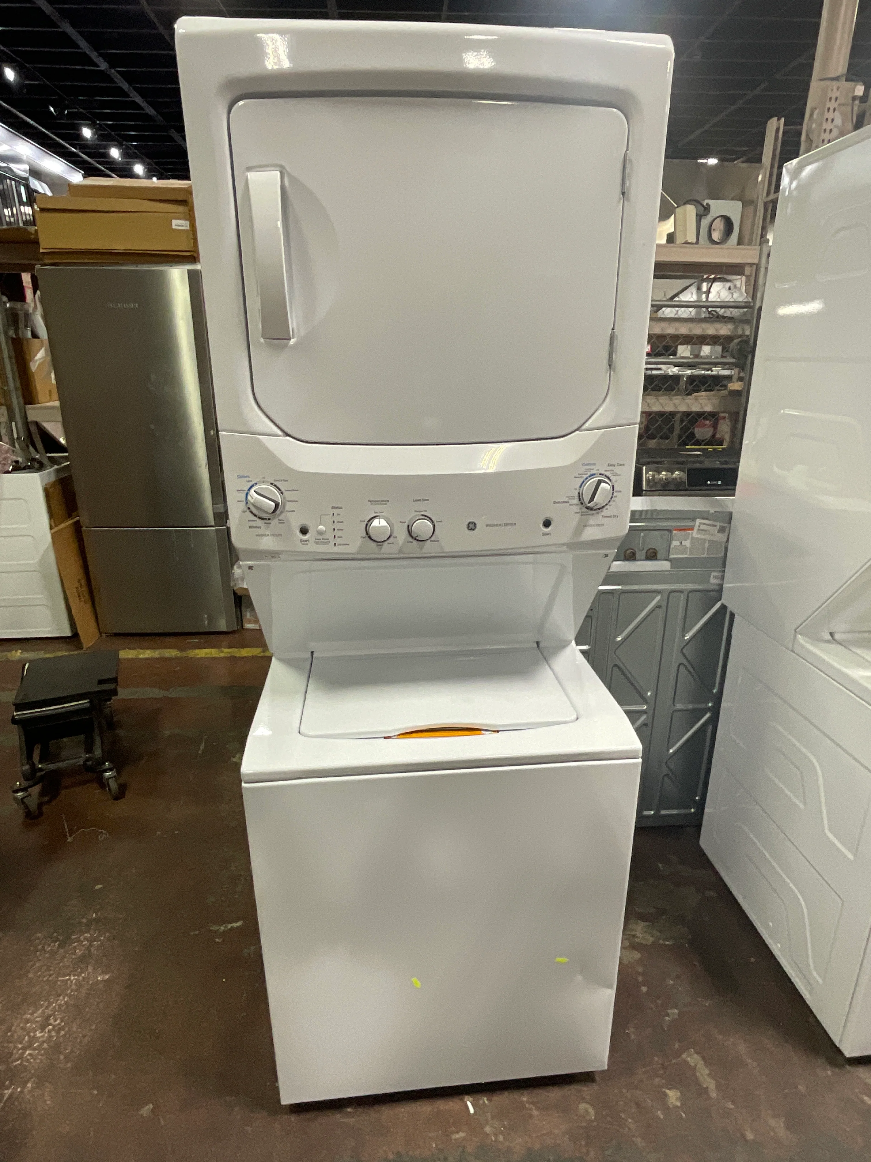 GE Unitized Spacemaker® 3.8 cu. ft. Capacity Washer with Stainless Steel Basket and 5.9 cu. ft. Capacity Electric Dryer - Image 16