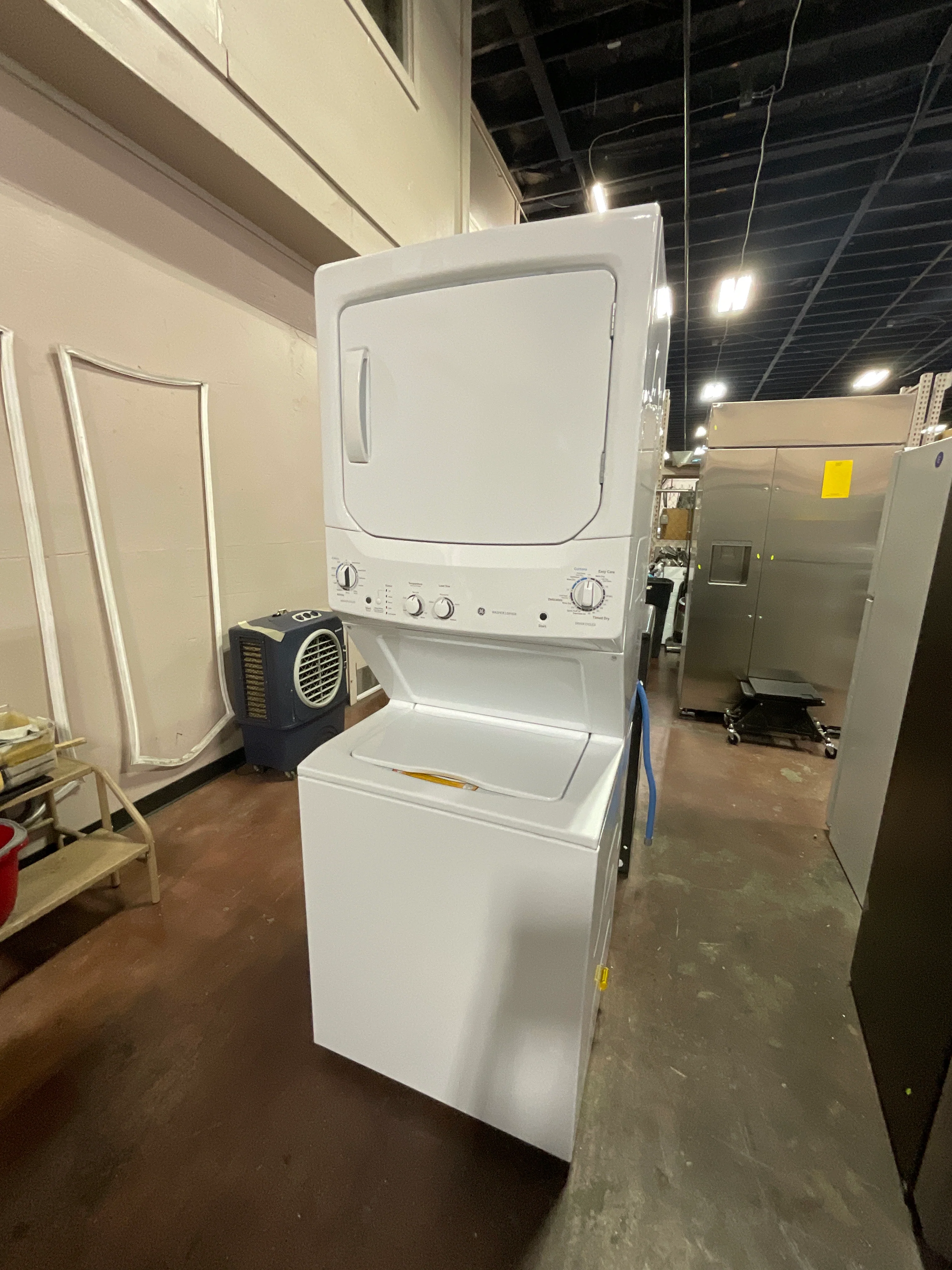 GE Unitized Spacemaker® 3.8 cu. ft. Capacity Washer with Stainless Steel Basket and 5.9 cu. ft. Capacity Electric Dryer - Image 19