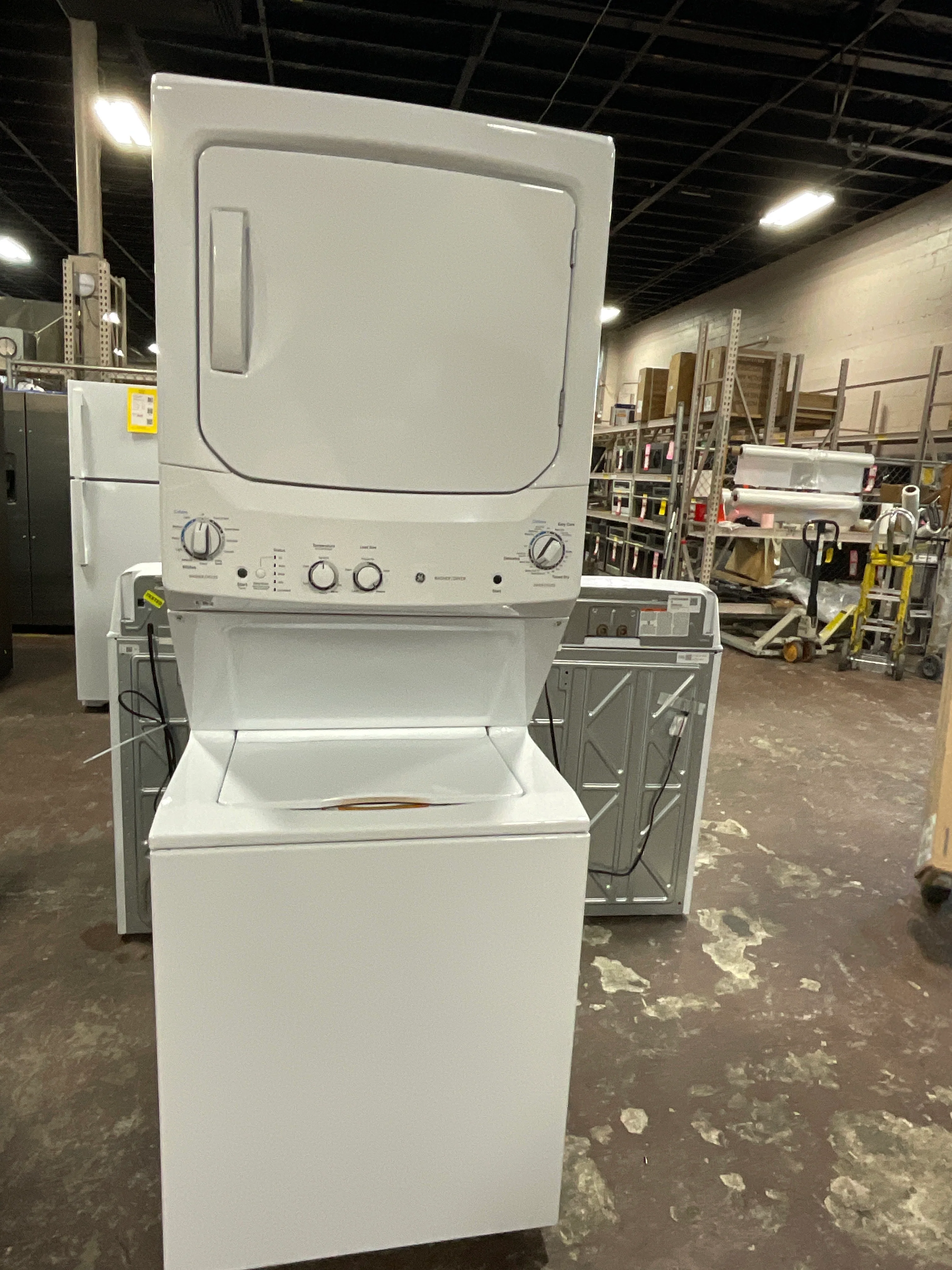 GE Unitized Spacemaker® 3.8 cu. ft. Capacity Washer with Stainless Steel Basket and 5.9 cu. ft. Capacity Electric Dryer - Image 20