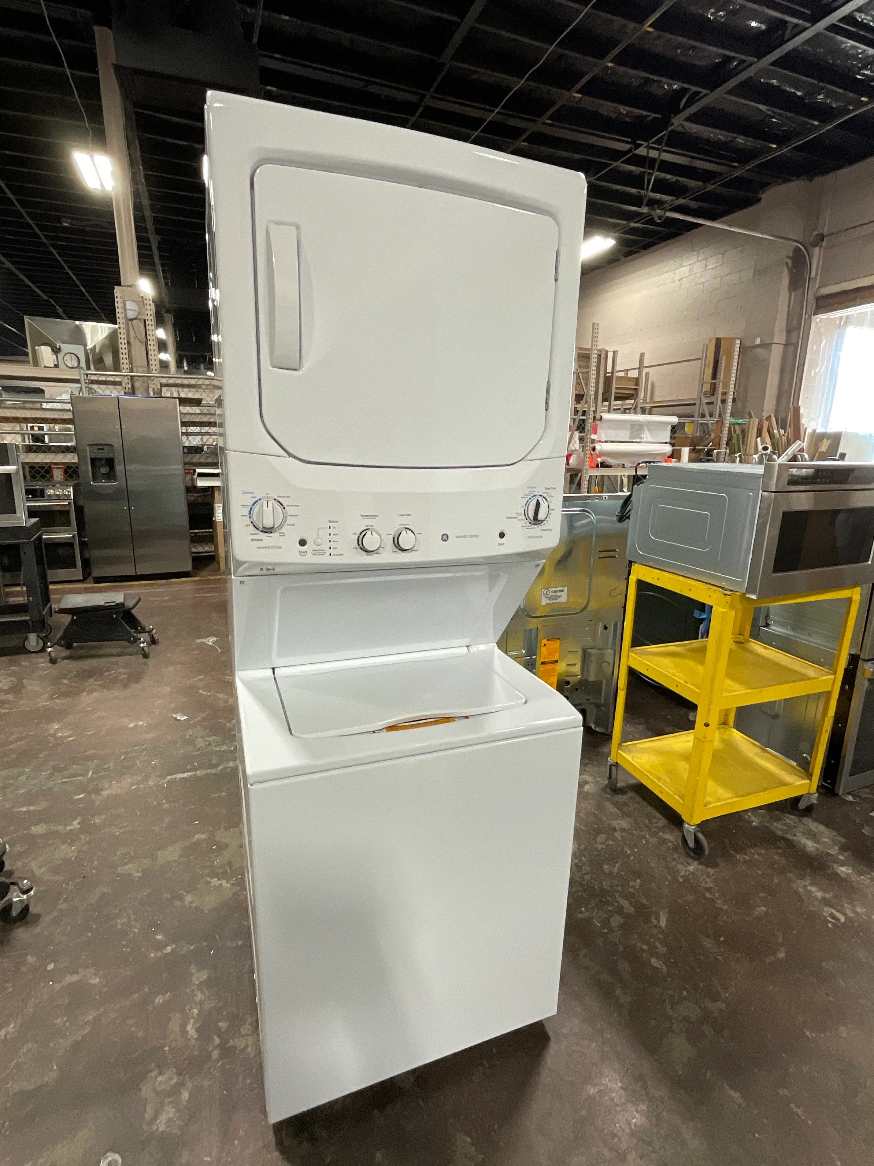 GE Unitized Spacemaker® 3.8 cu. ft. Capacity Washer with Stainless Steel Basket and 5.9 cu. ft. Capacity Electric Dryer - Image 22