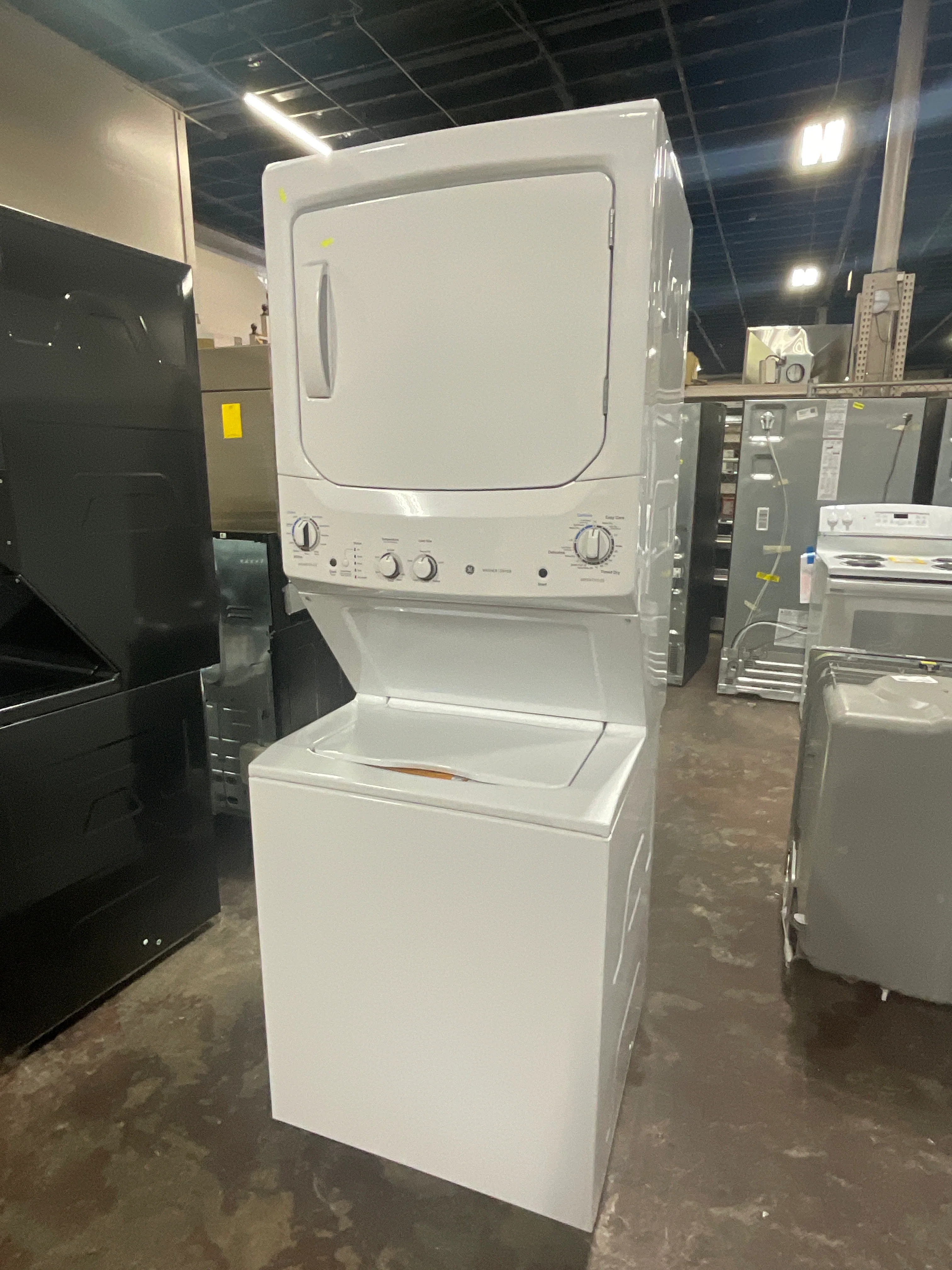 GE Unitized Spacemaker® 3.8 cu. ft. Capacity Washer with Stainless Steel Basket and 5.9 cu. ft. Capacity Electric Dryer - Image 26