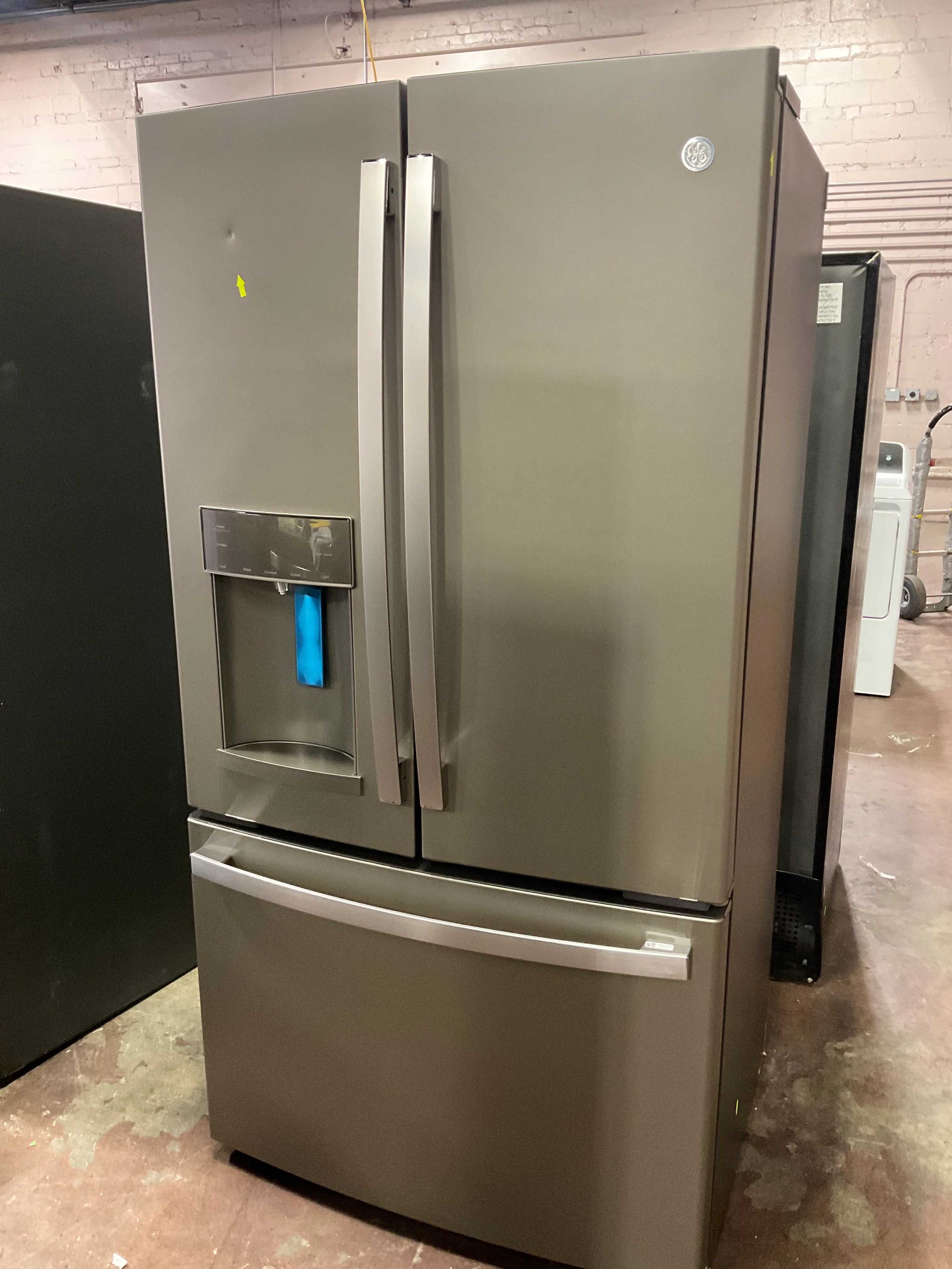 GE GE® ENERGY STAR® 22.1 Cu. Ft. Counter-Depth French-Door Refrigerator - Image 6