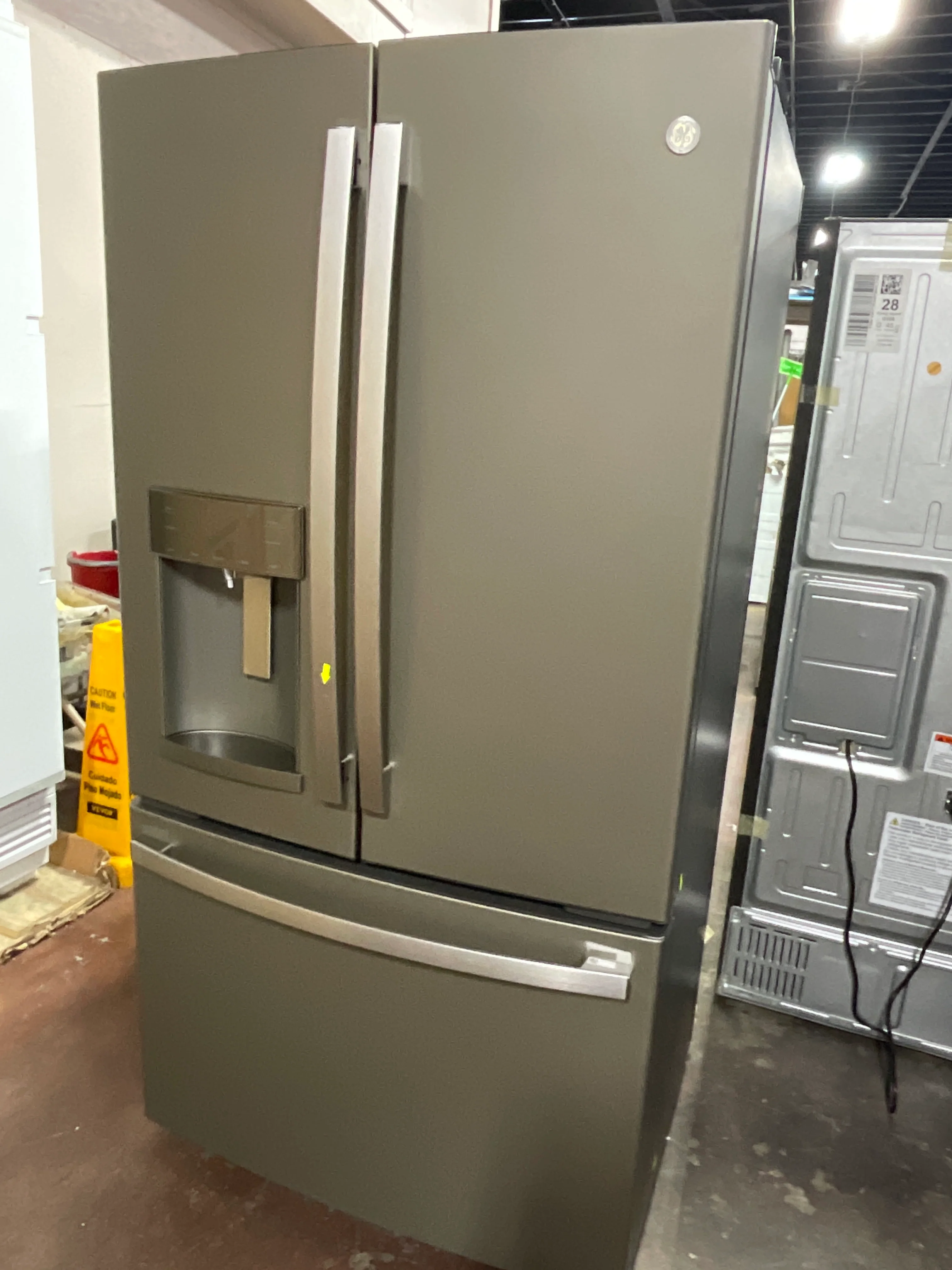 GE GE® ENERGY STAR® 22.1 Cu. Ft. Counter-Depth French-Door Refrigerator - Image 7