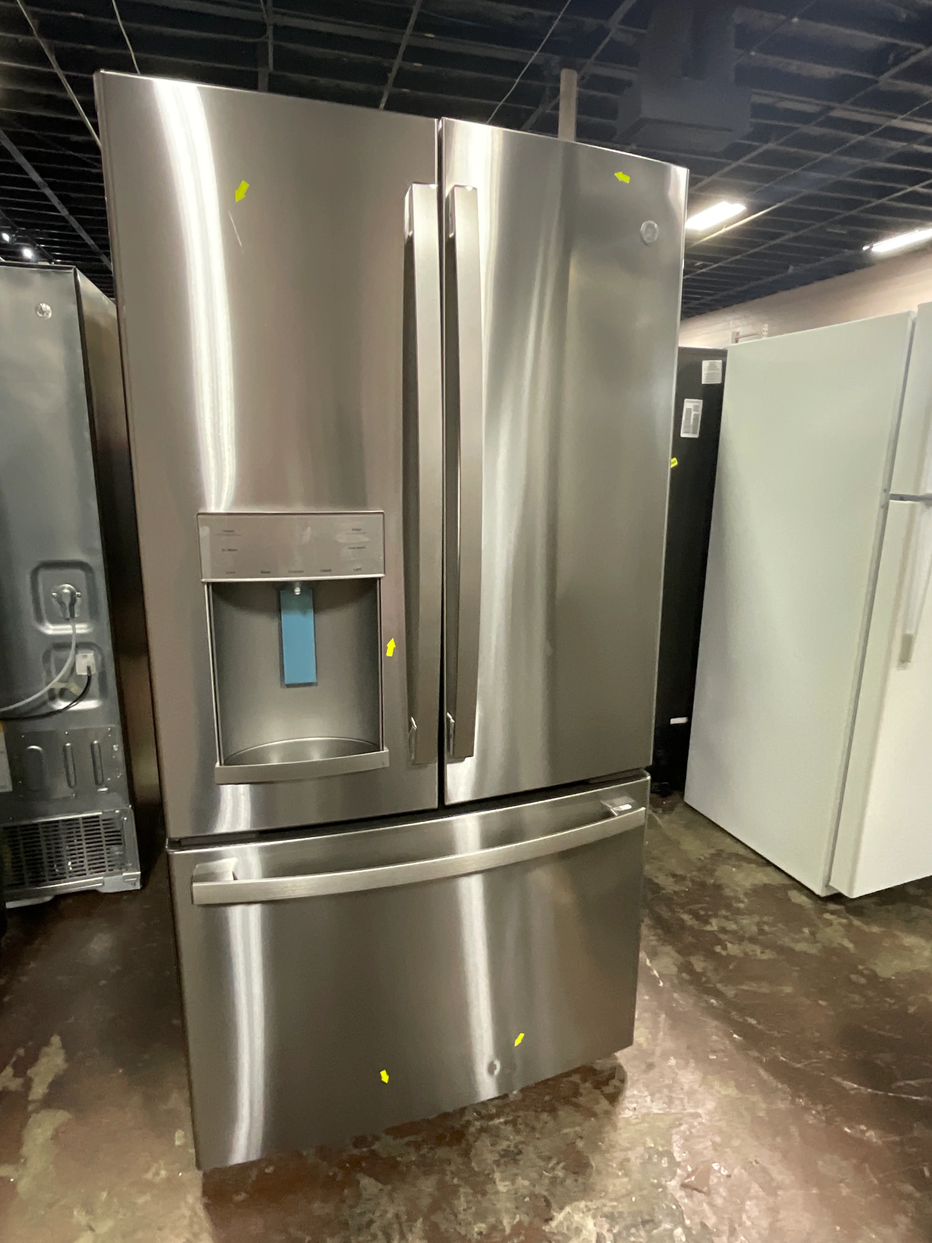 GE ENERGY STAR 22.1 Cu. Ft. Counter-Depth Fingerprint Resistant French-Door Refrigerator - Image 6
