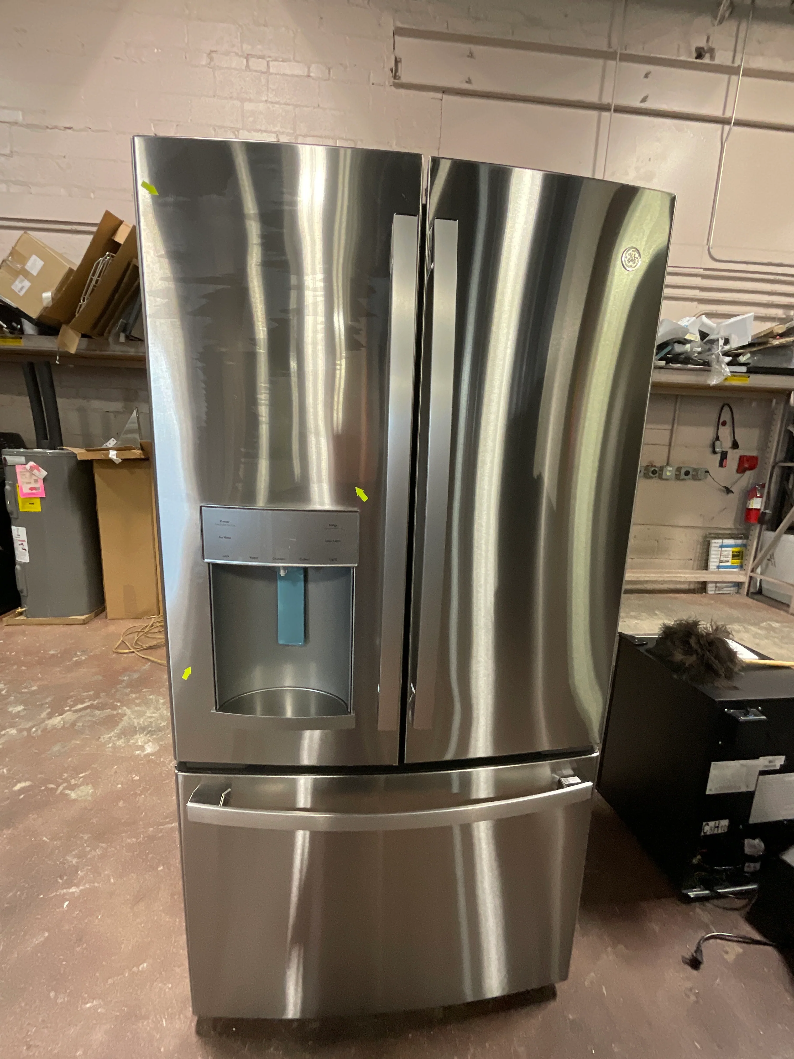 GE ENERGY STAR 22.1 Cu. Ft. Counter-Depth Fingerprint Resistant French-Door Refrigerator - Image 8