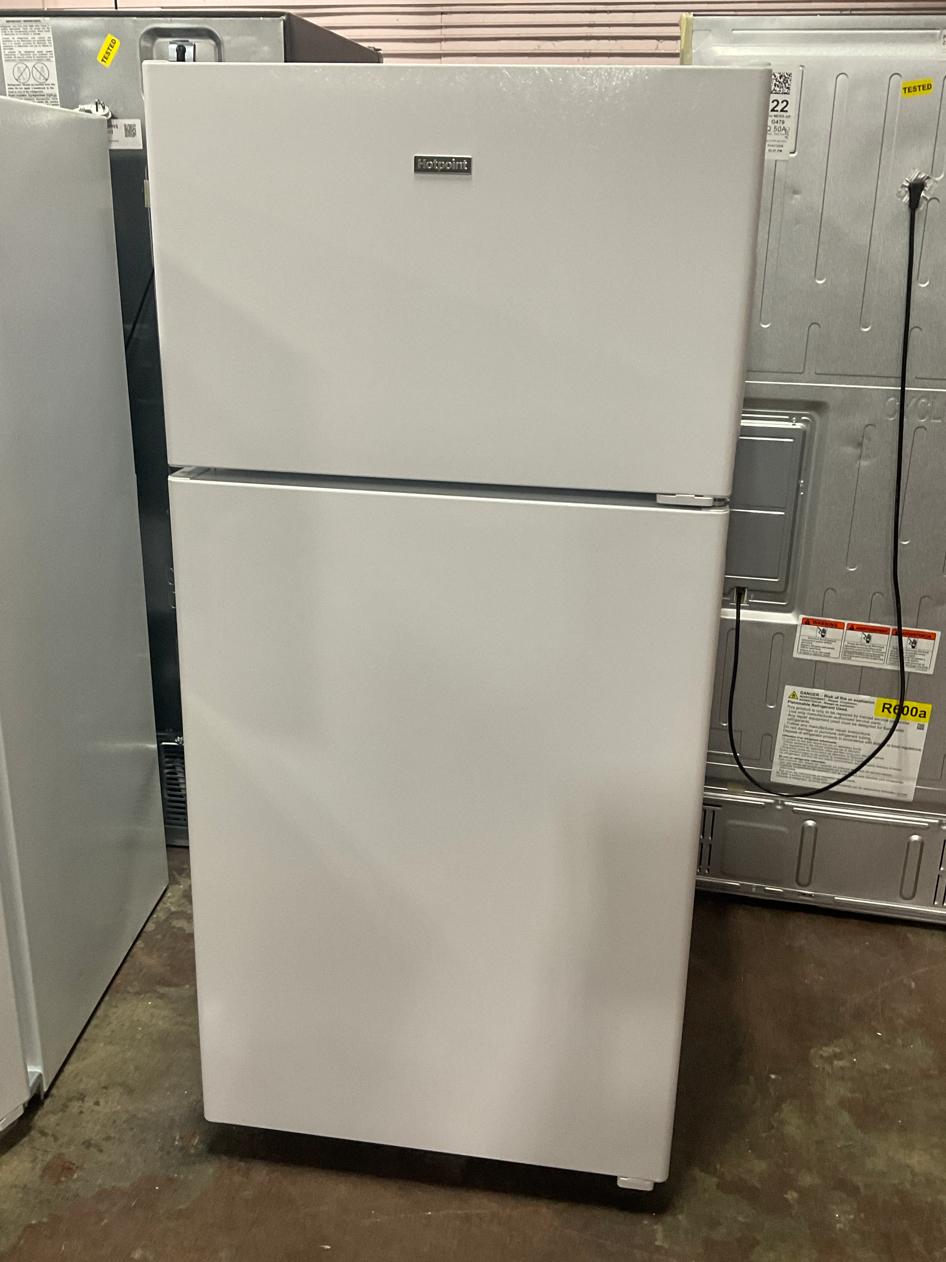 Hotpoint® 15.6 Cu. Ft. Recessed Handle Top-Freezer Refrigerator - Image 5