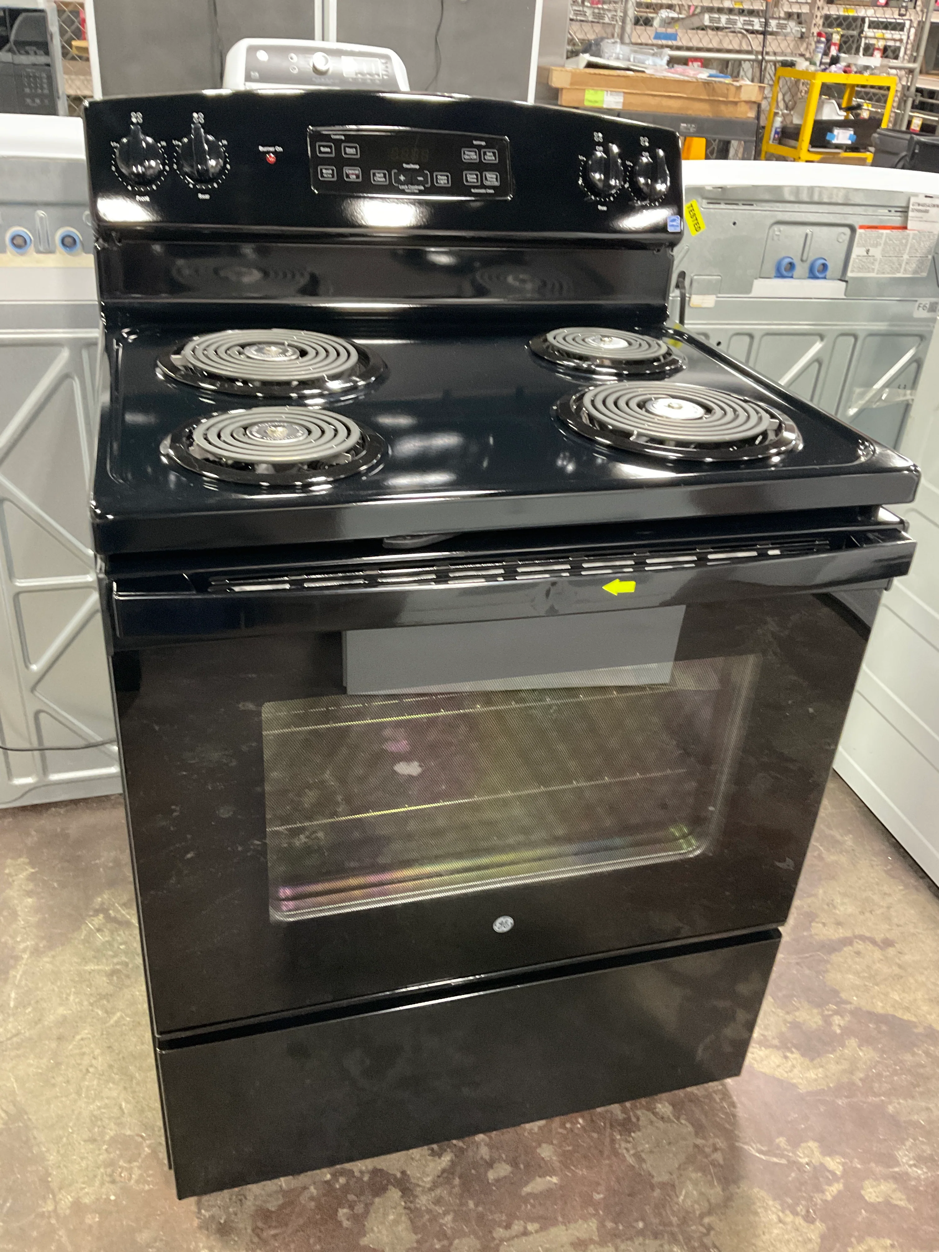GE GE® ENERGY STAR® 30" Free-Standing Self-Clean Electric Range - Image 10