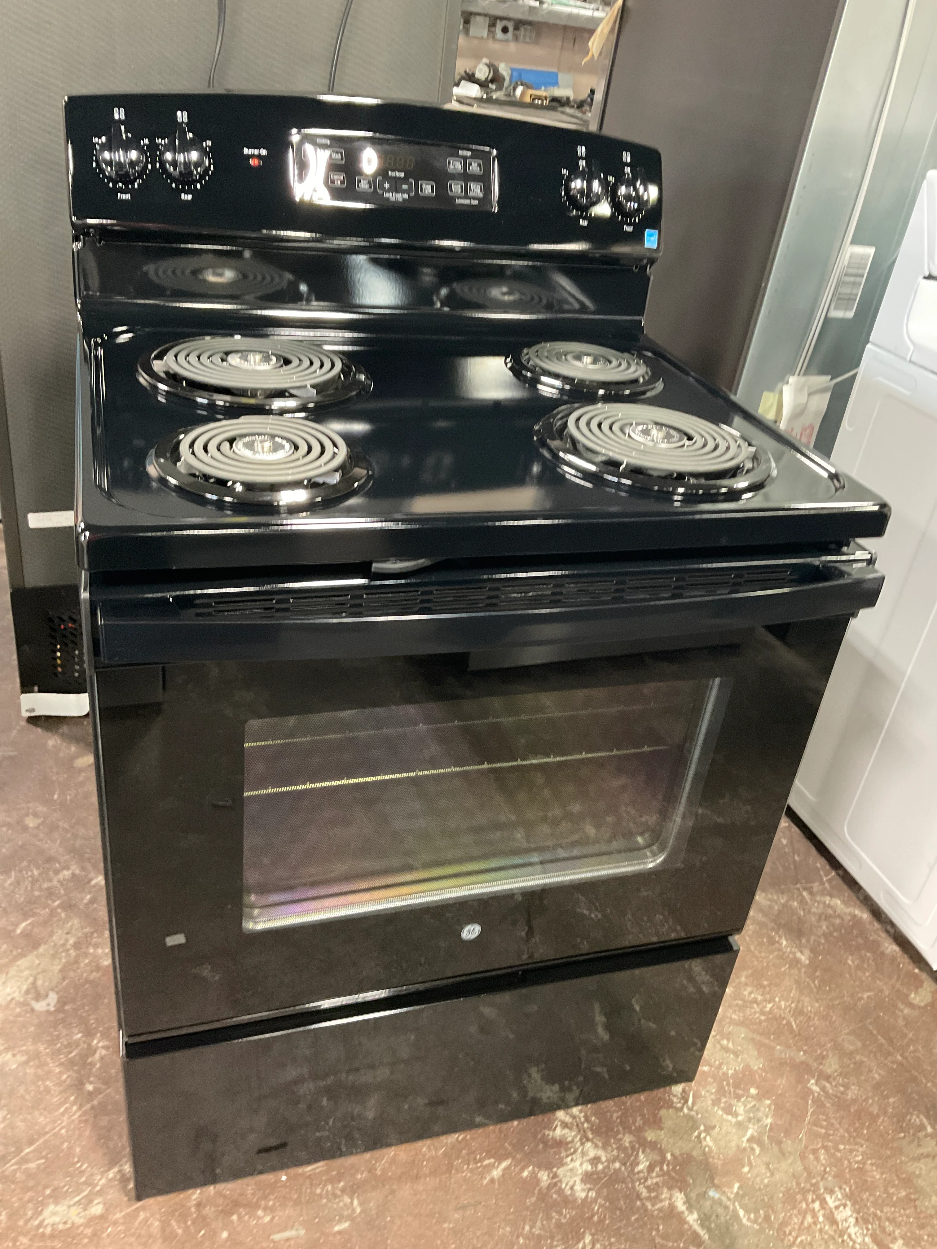 GE GE® ENERGY STAR® 30" Free-Standing Self-Clean Electric Range - Image 11