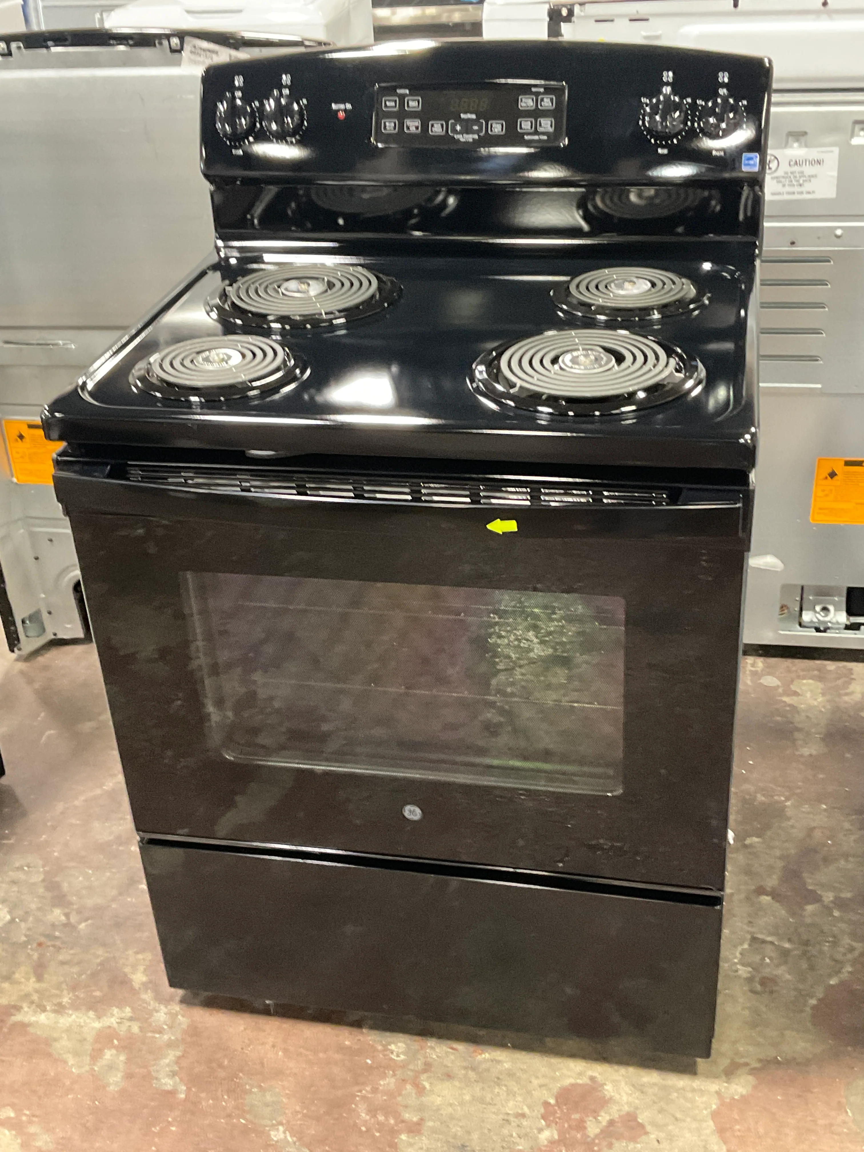 GE GE® ENERGY STAR® 30" Free-Standing Self-Clean Electric Range - Image 8