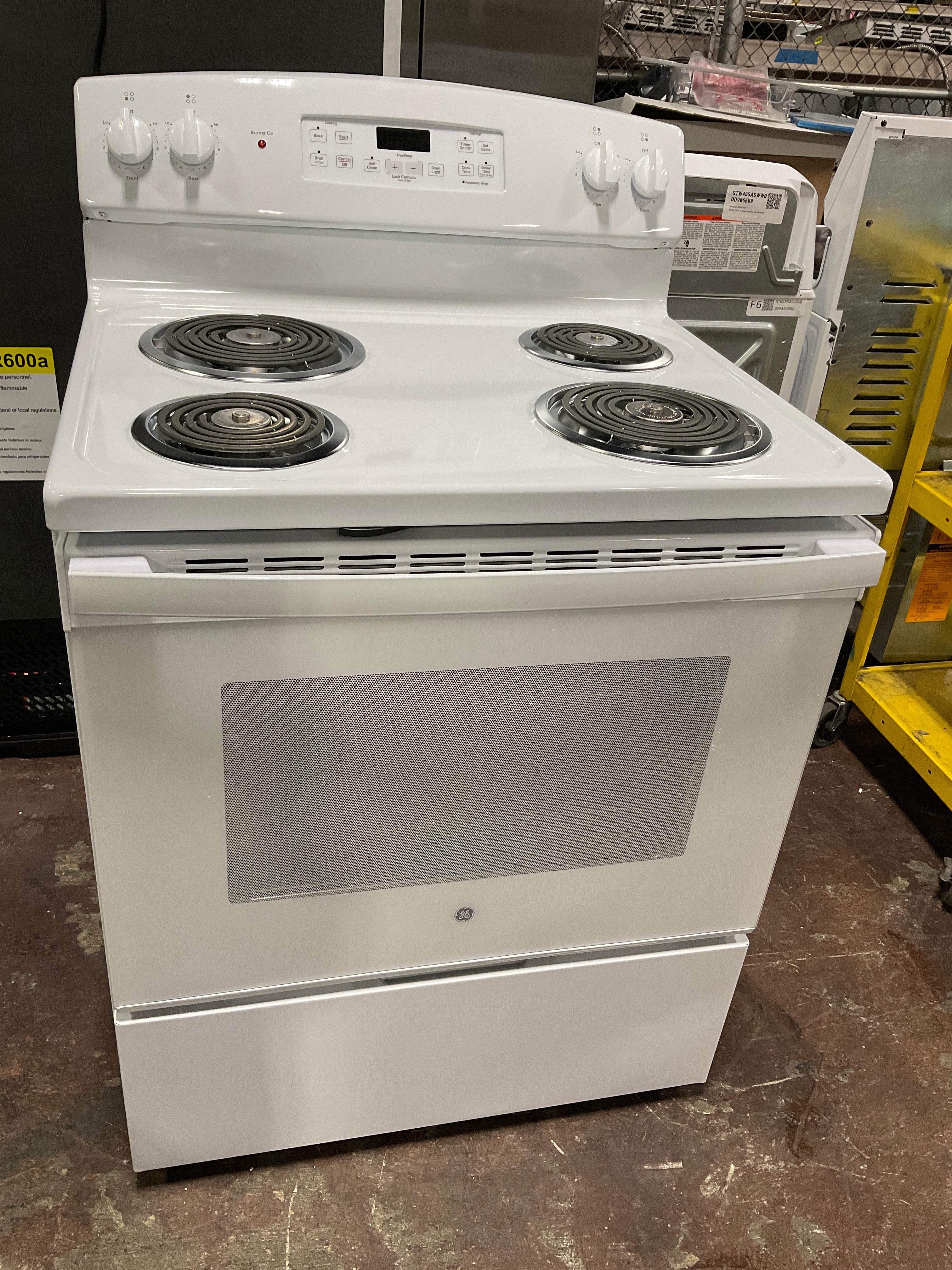 GE GE® ENERGY STAR® 30" Free-Standing Self-Clean Electric Range - Image 12