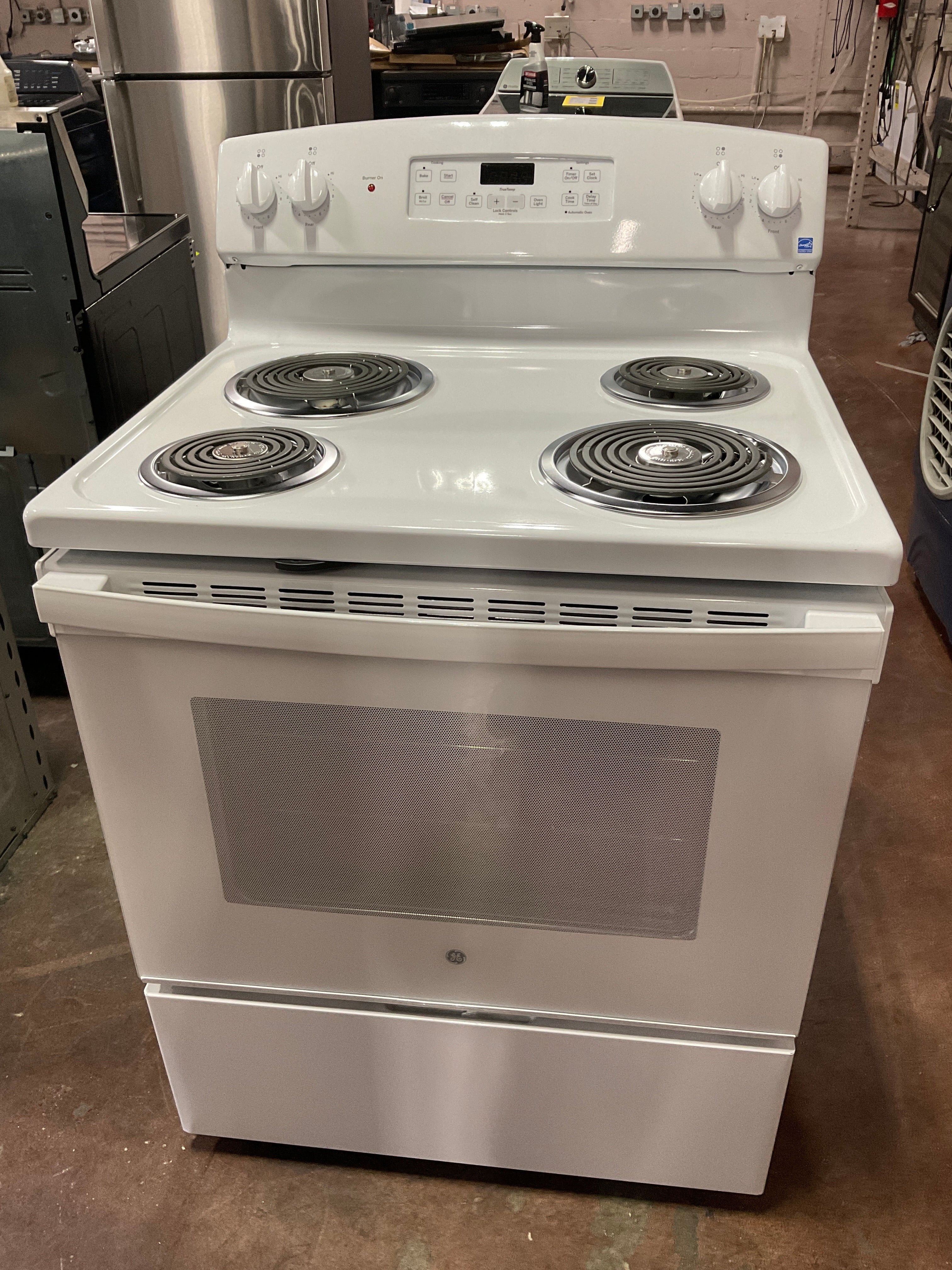 GE GE® ENERGY STAR® 30" Free-Standing Self-Clean Electric Range - Image 13
