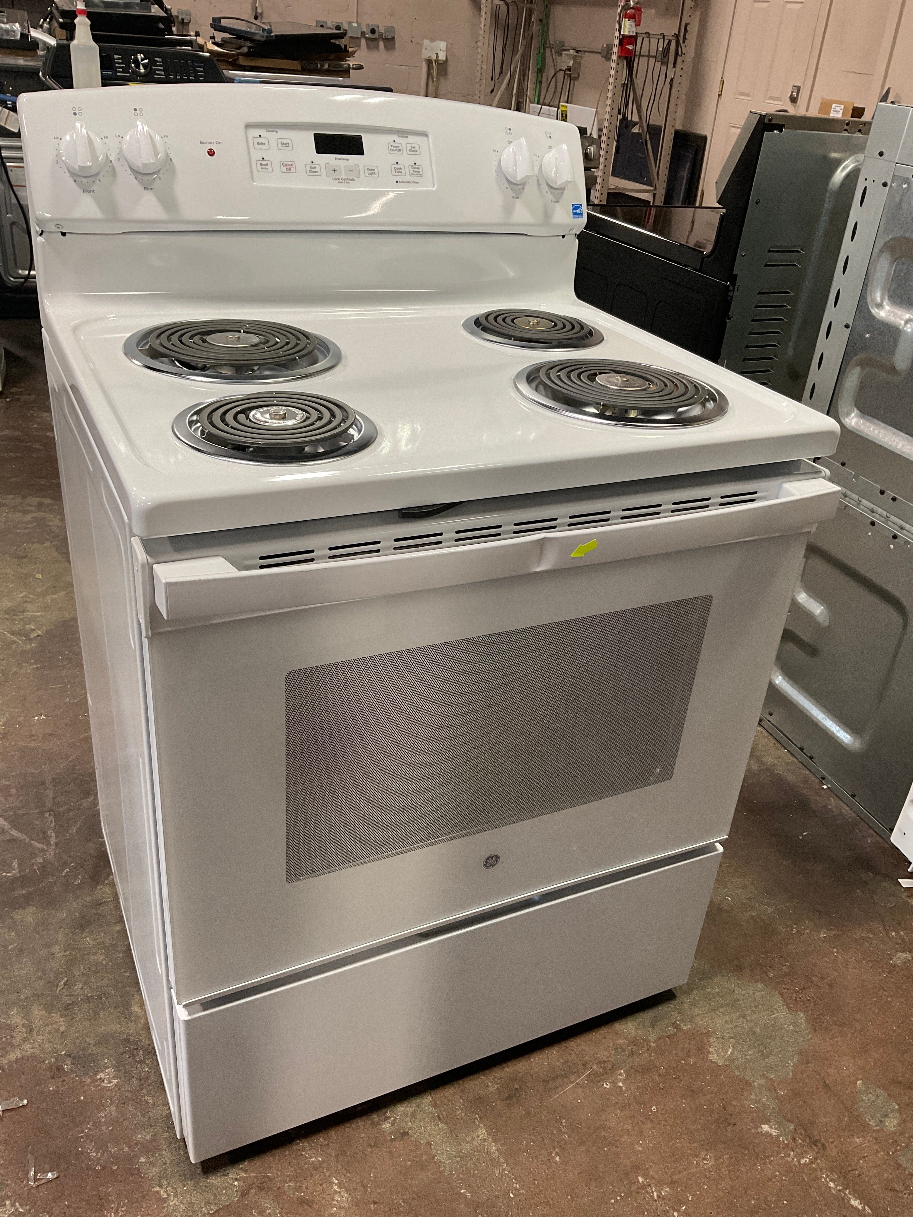 GE GE® ENERGY STAR® 30" Free-Standing Self-Clean Electric Range - Image 14