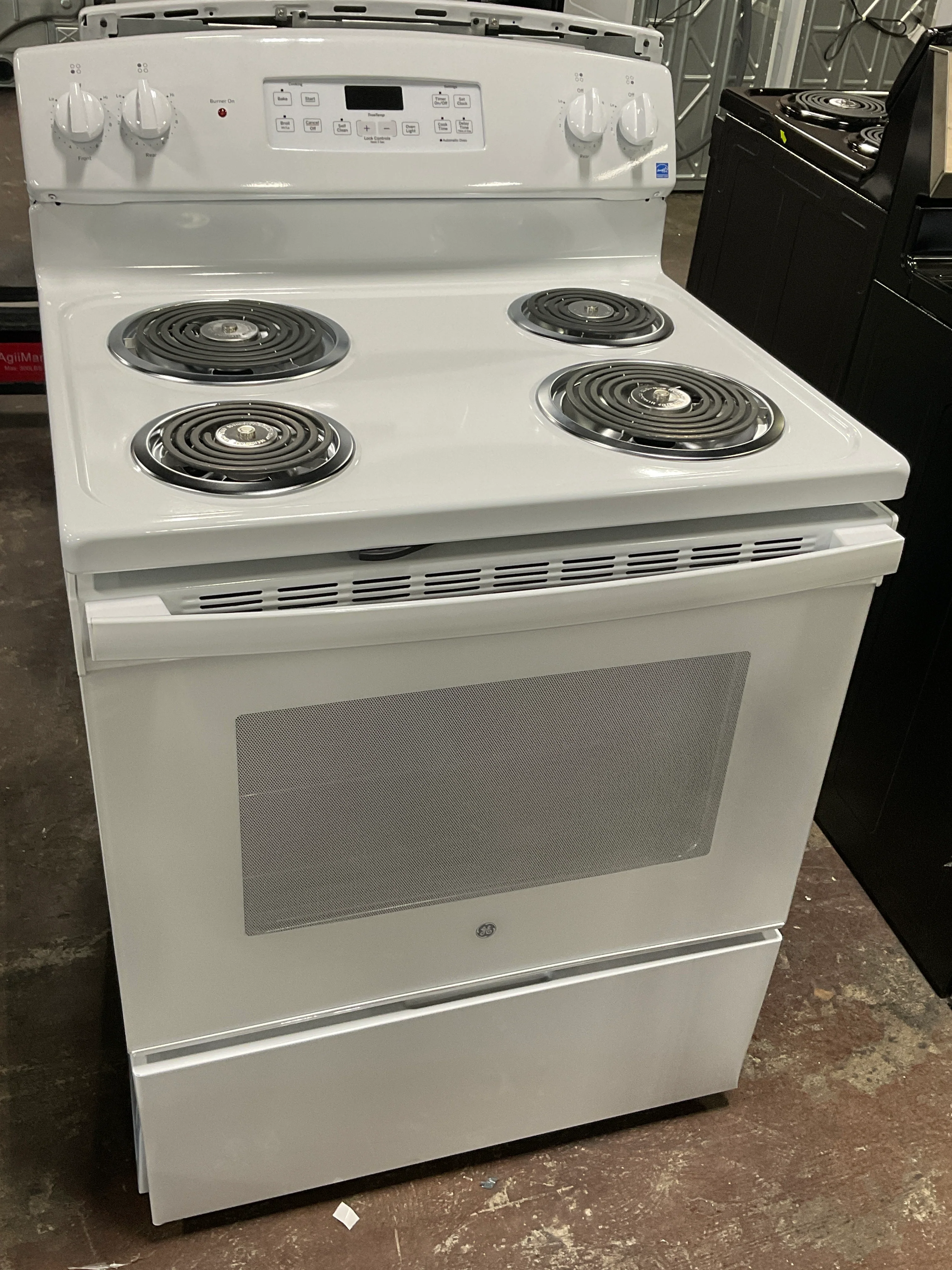 GE GE® ENERGY STAR® 30" Free-Standing Self-Clean Electric Range - Image 9