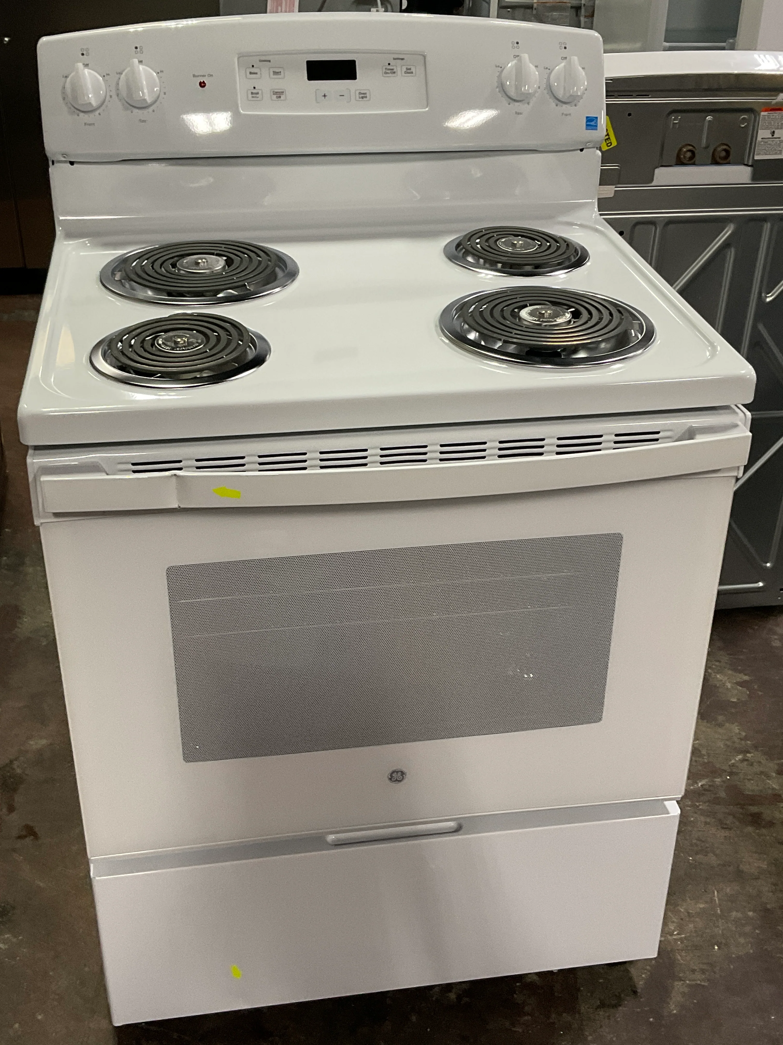 GE GE® ENERGY STAR® 30" Free-Standing Electric Range - Image 8