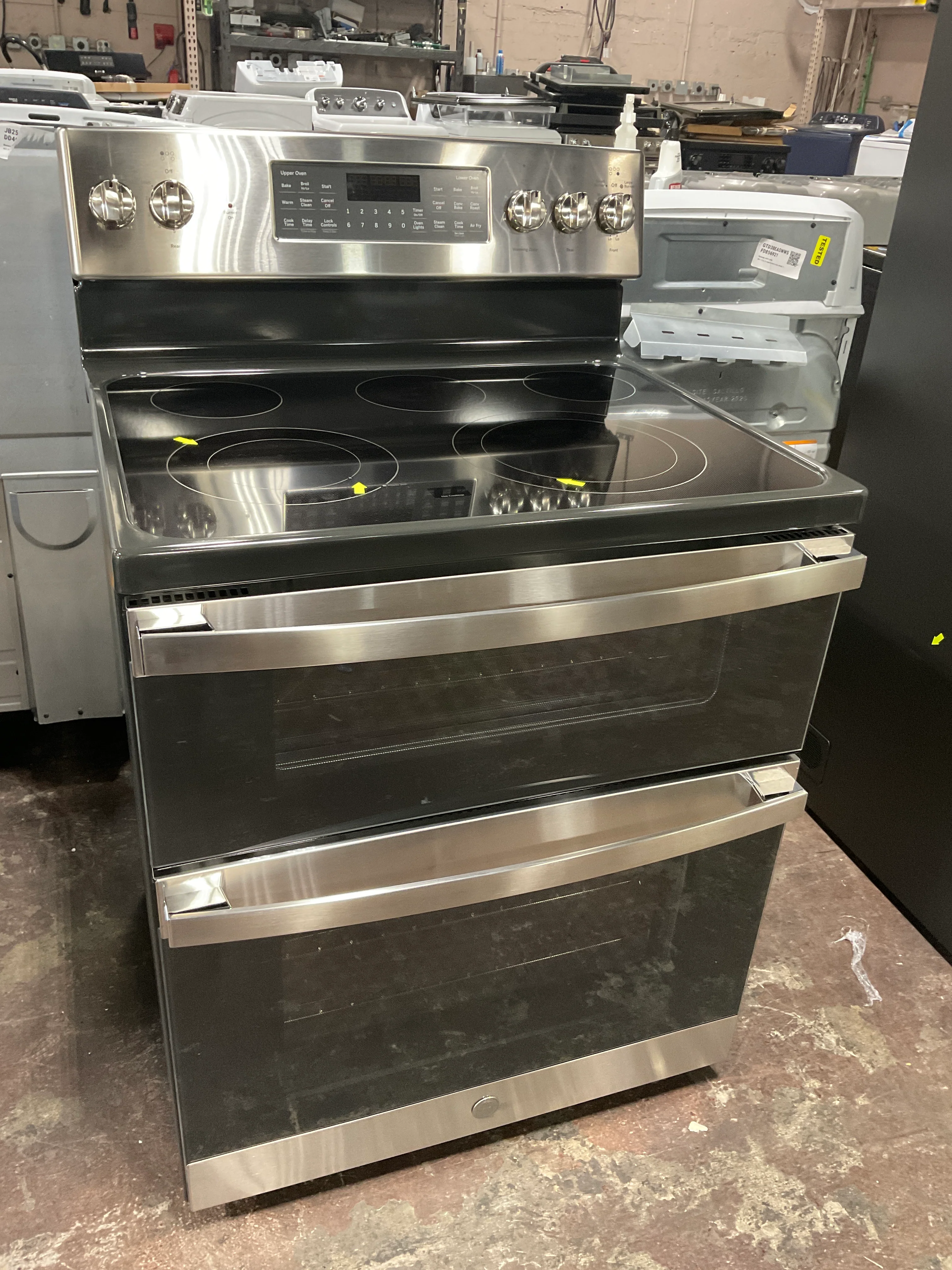 GE 30" Free-Standing Electric Double Oven Convection Range - Image 10