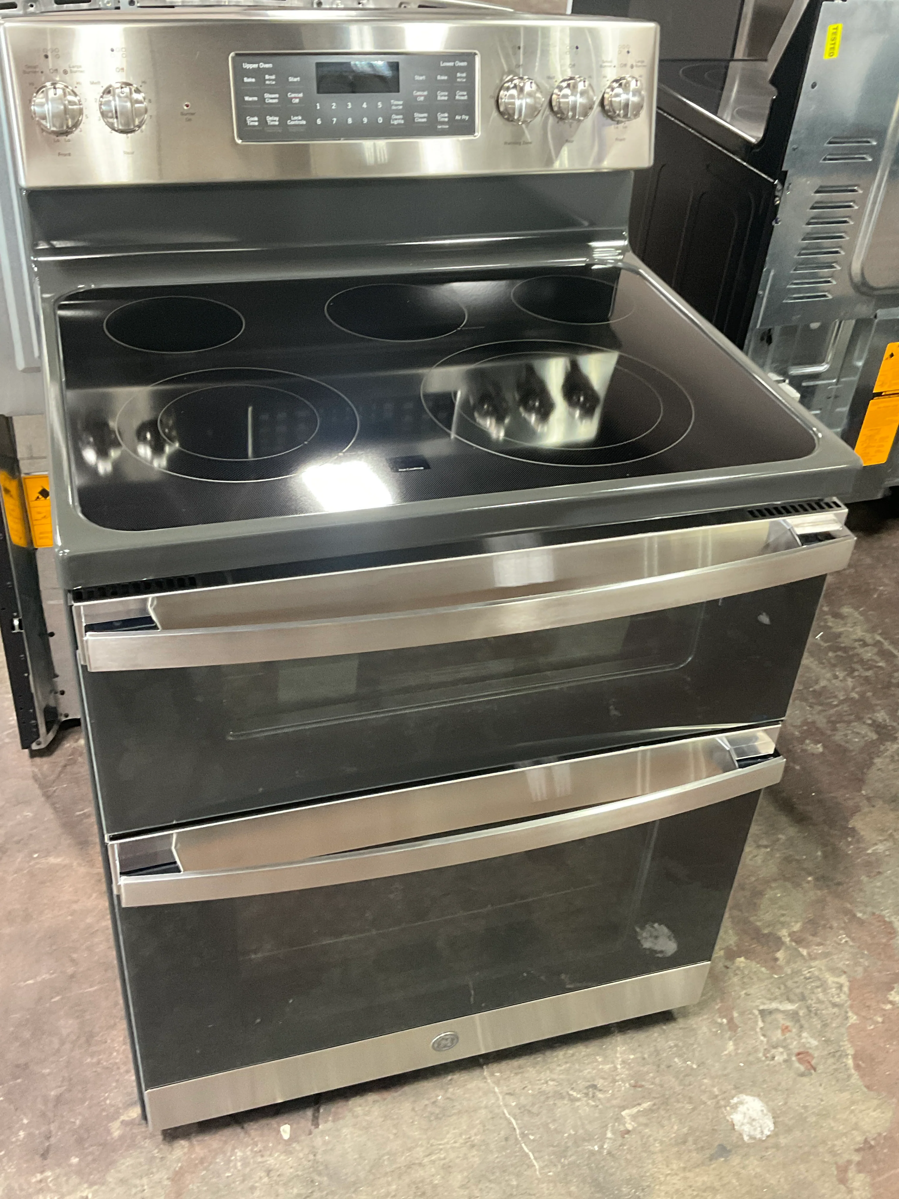 GE 30" Free-Standing Electric Double Oven Convection Range - Image 11