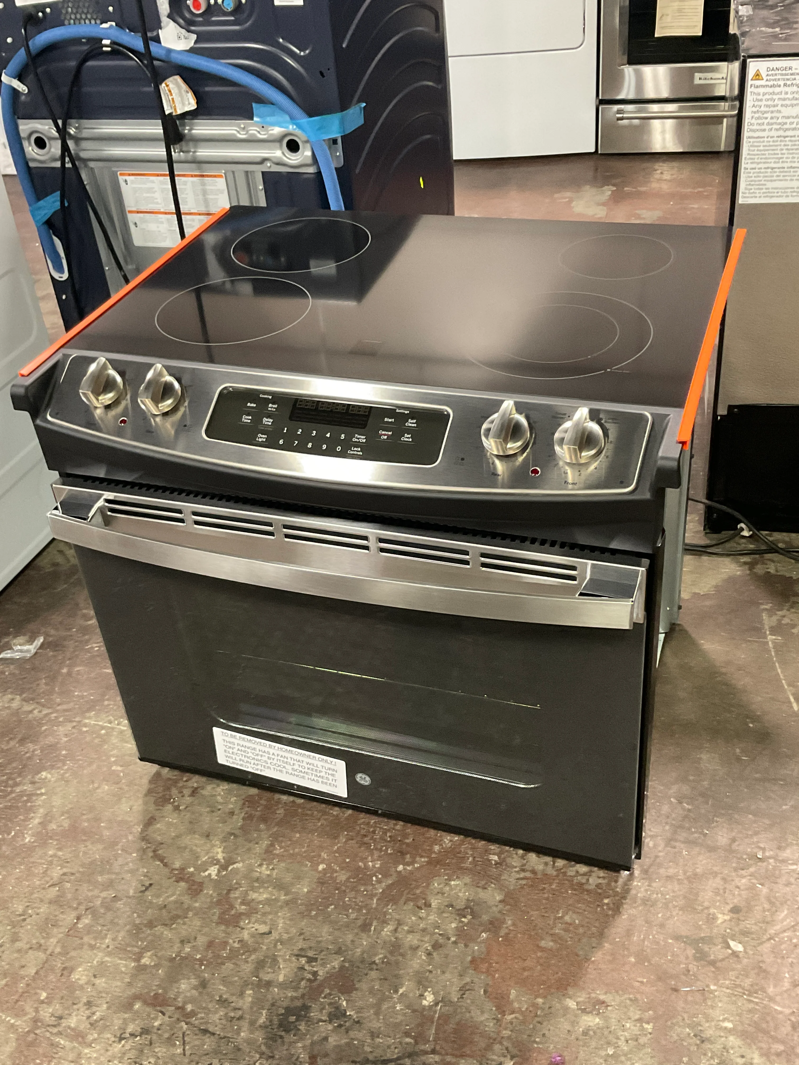 GE® 30" Drop-In Electric Range - Image 5