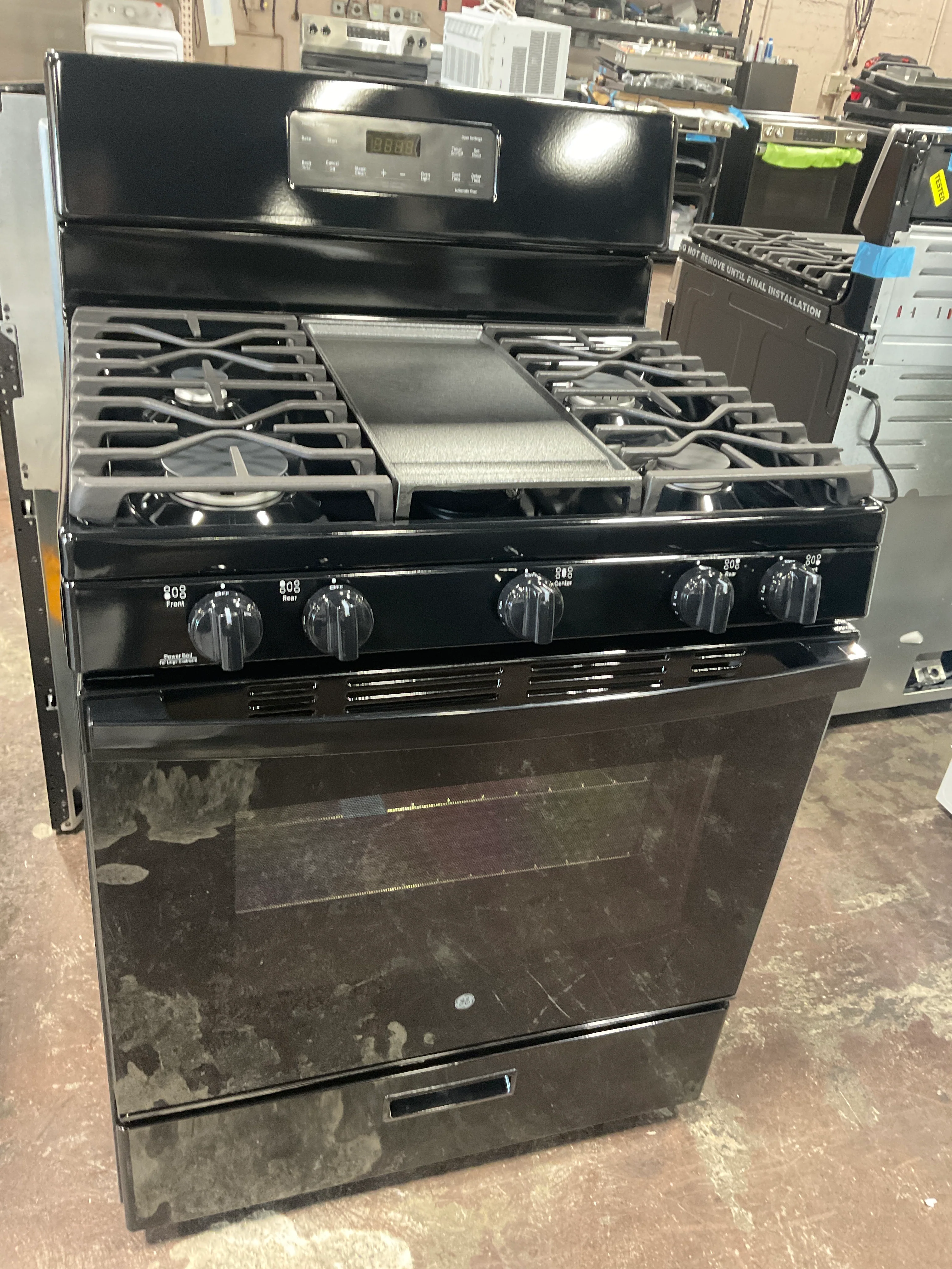 GE® 30" Free-Standing Gas Range - Image 7