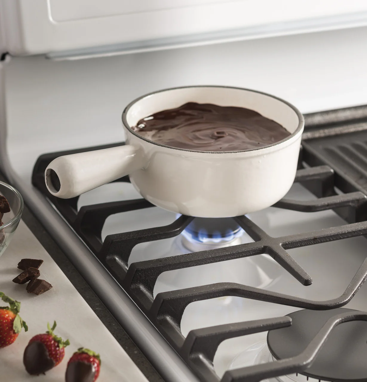GE GE® 30" Free-Standing Gas Range - Image 4