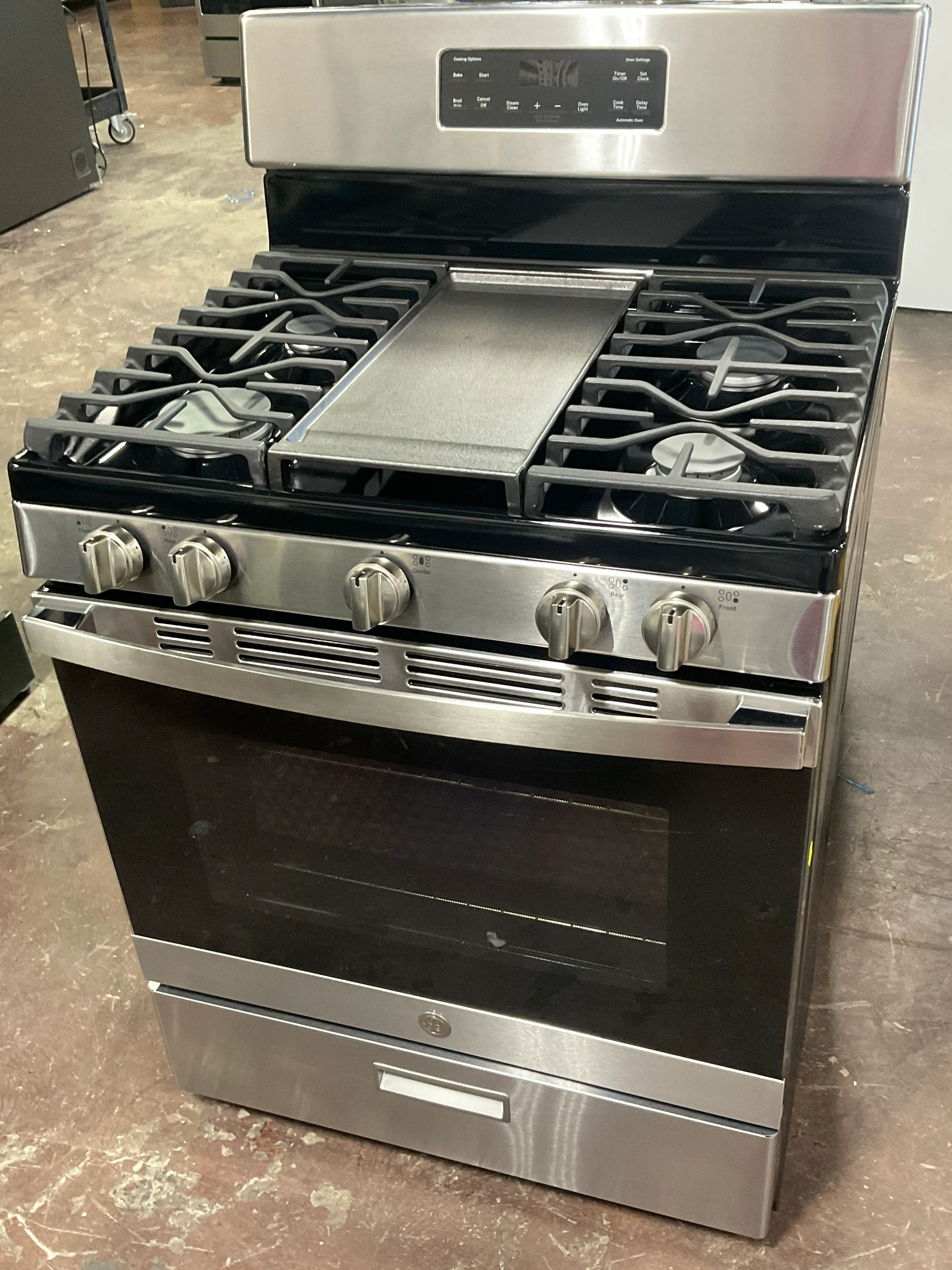 GE® 30" Free-Standing Gas Range - Image 11