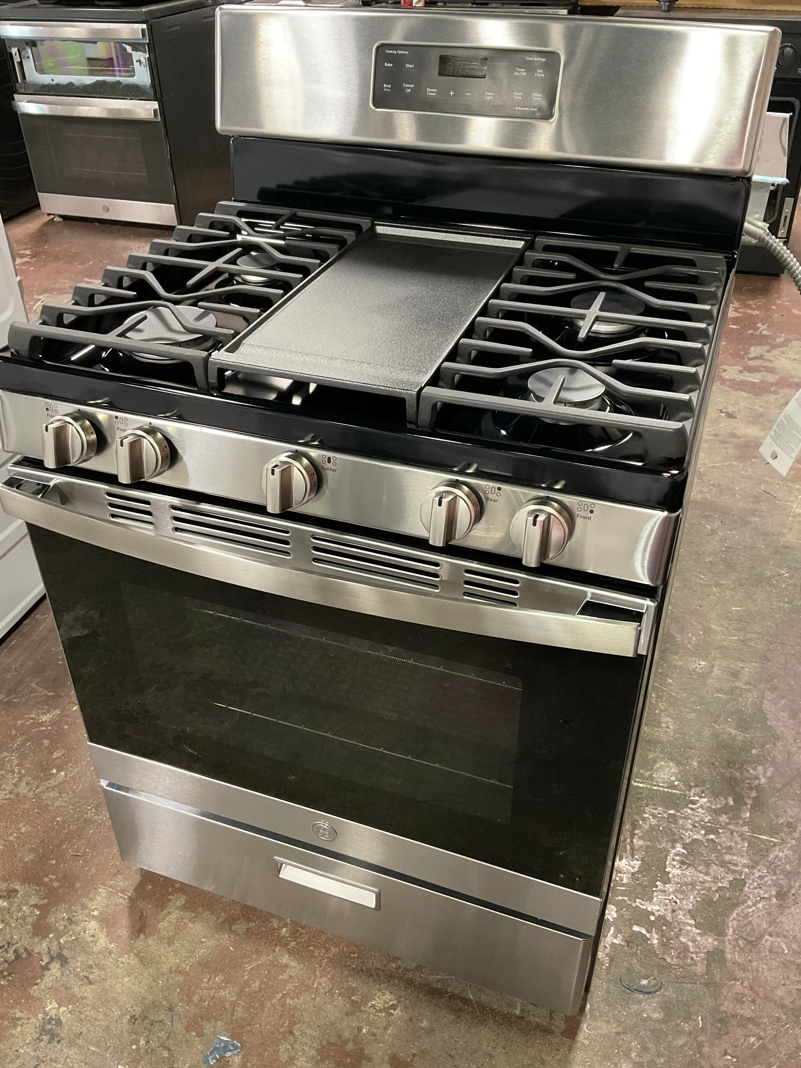 GE® 30" Free-Standing Gas Range - Image 6