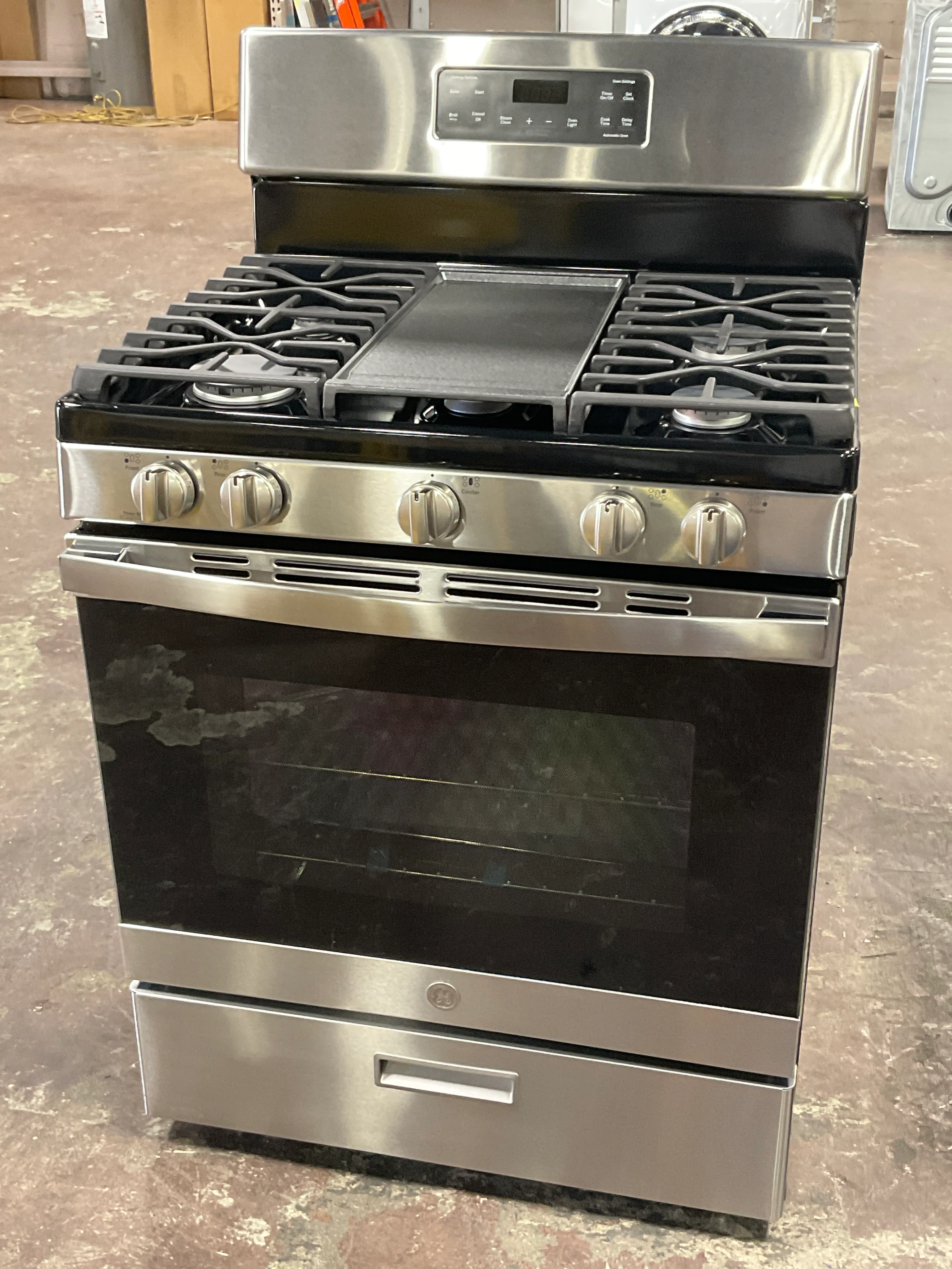 GE® 30" Free-Standing Gas Range - Image 7