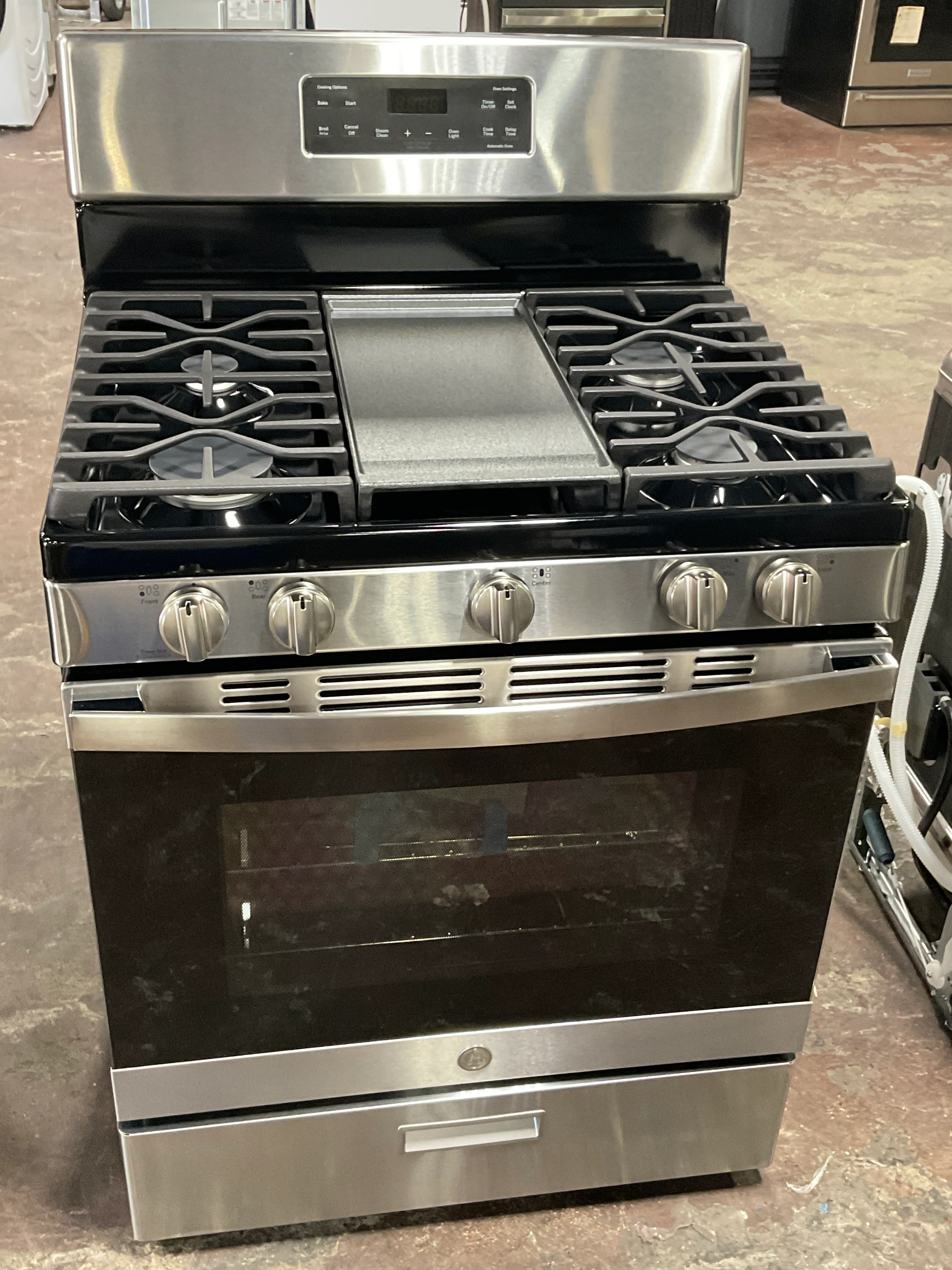 GE® 30" Free-Standing Gas Range - Image 8