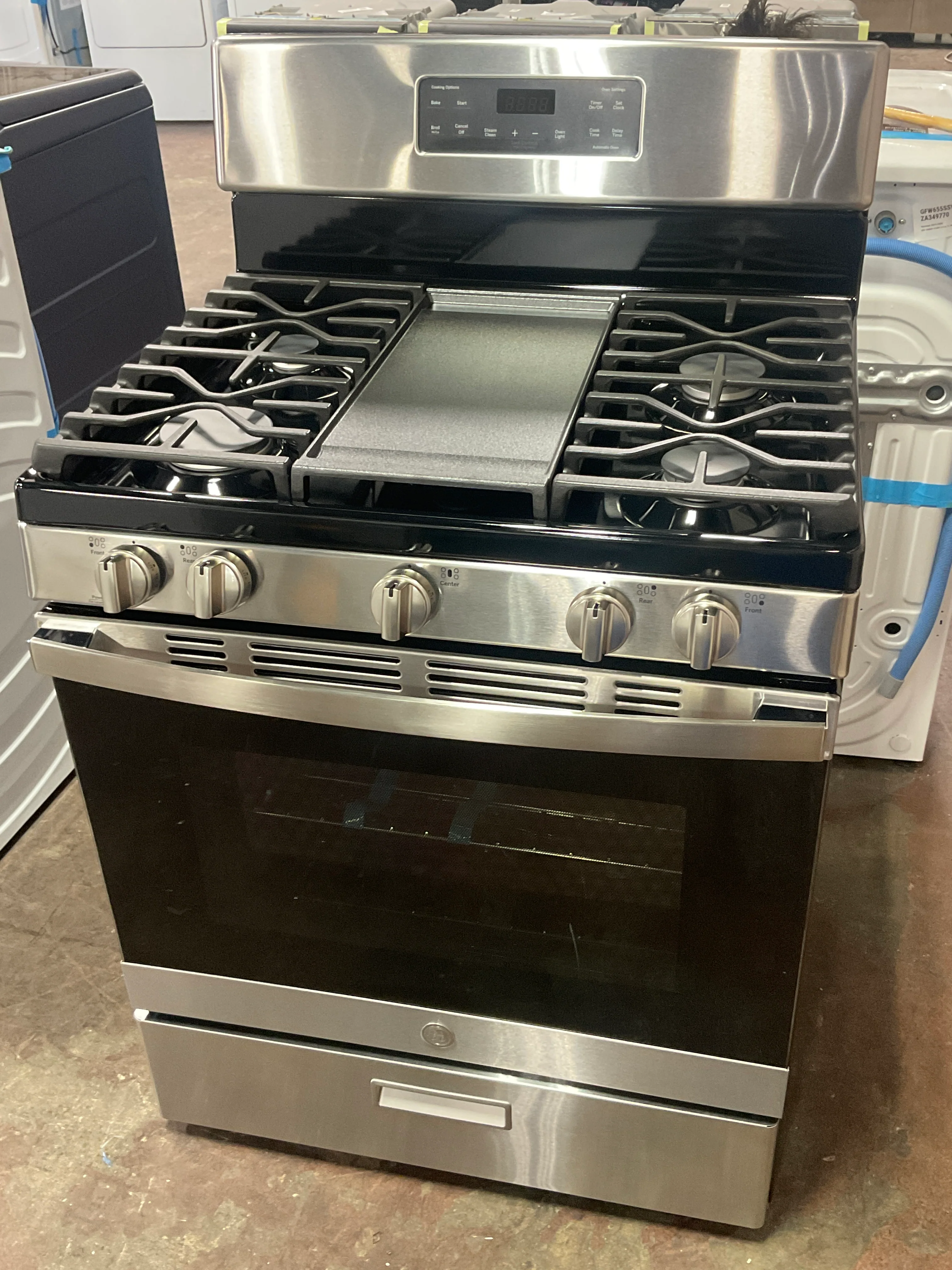GE® 30" Free-Standing Gas Range - Image 9