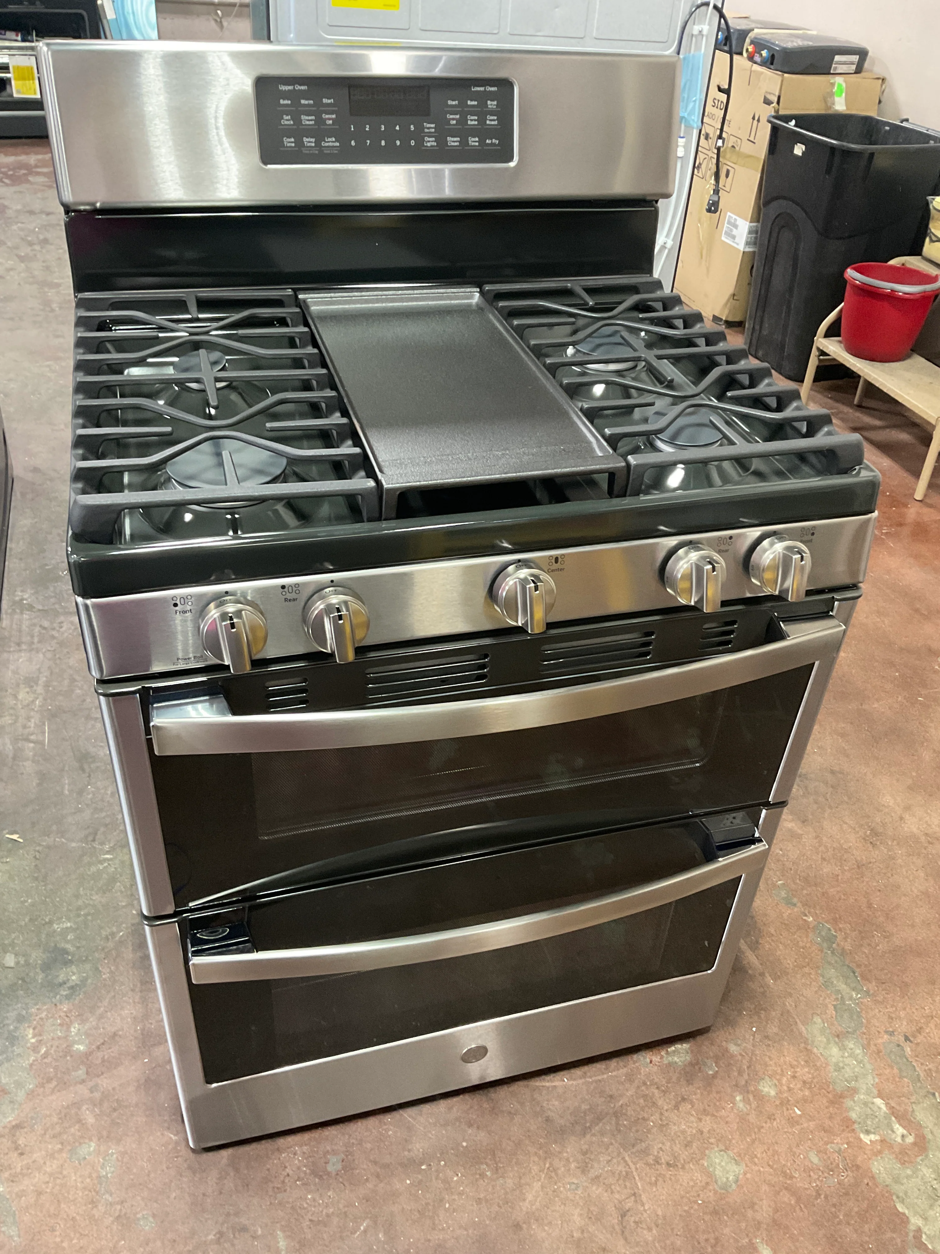 GE 30" Free-Standing Gas Double Oven Convection Range - Image 6