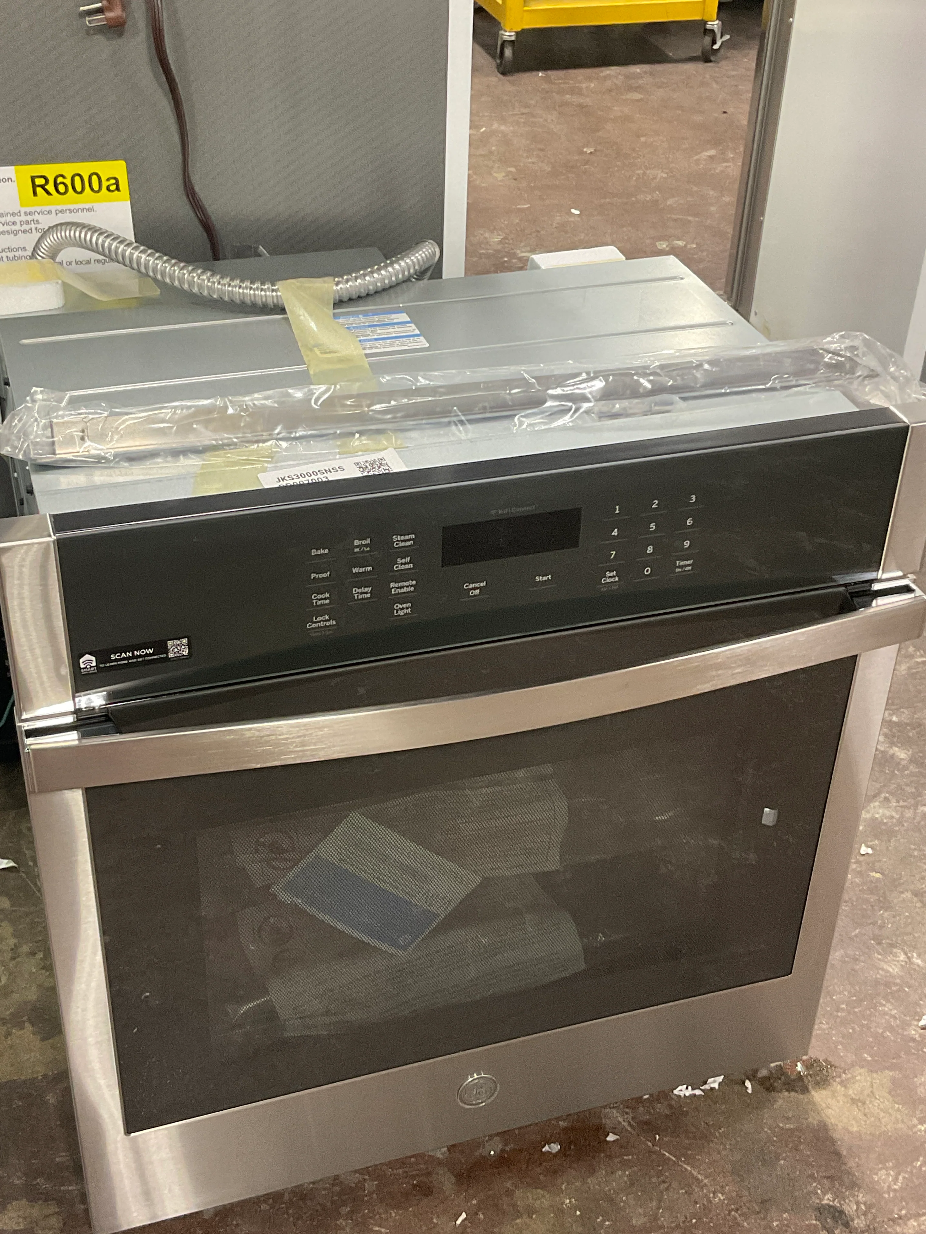 GE® 27" Smart Built-In Single Wall Oven - Image 6