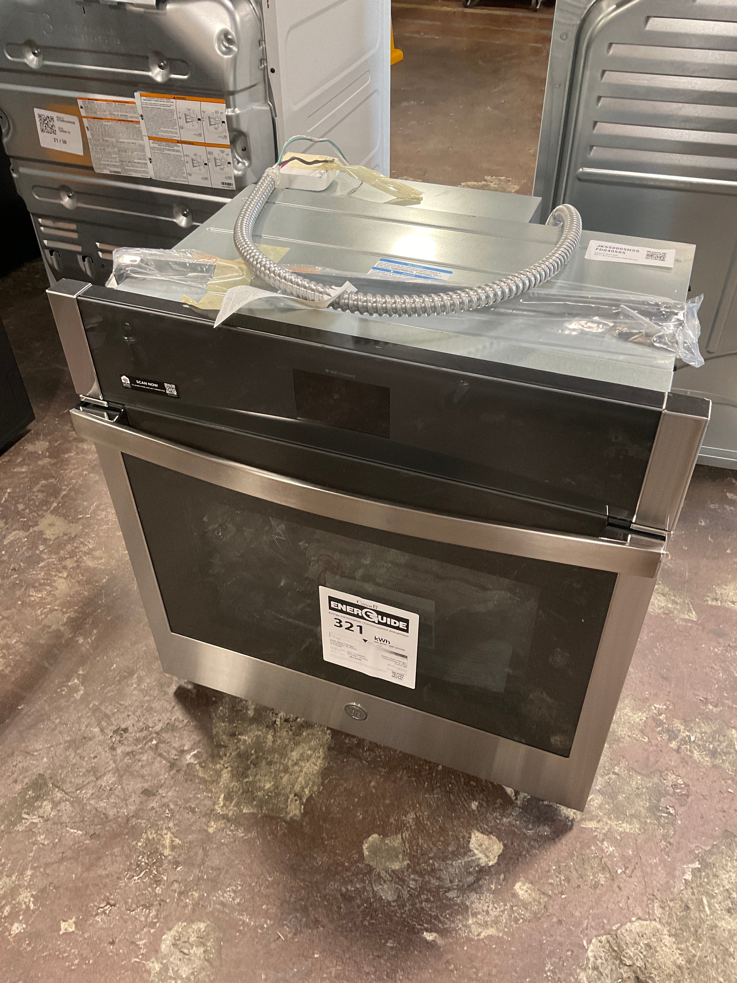 GE GE® 27" Smart Built-In Convection Single Wall Oven - Image 6