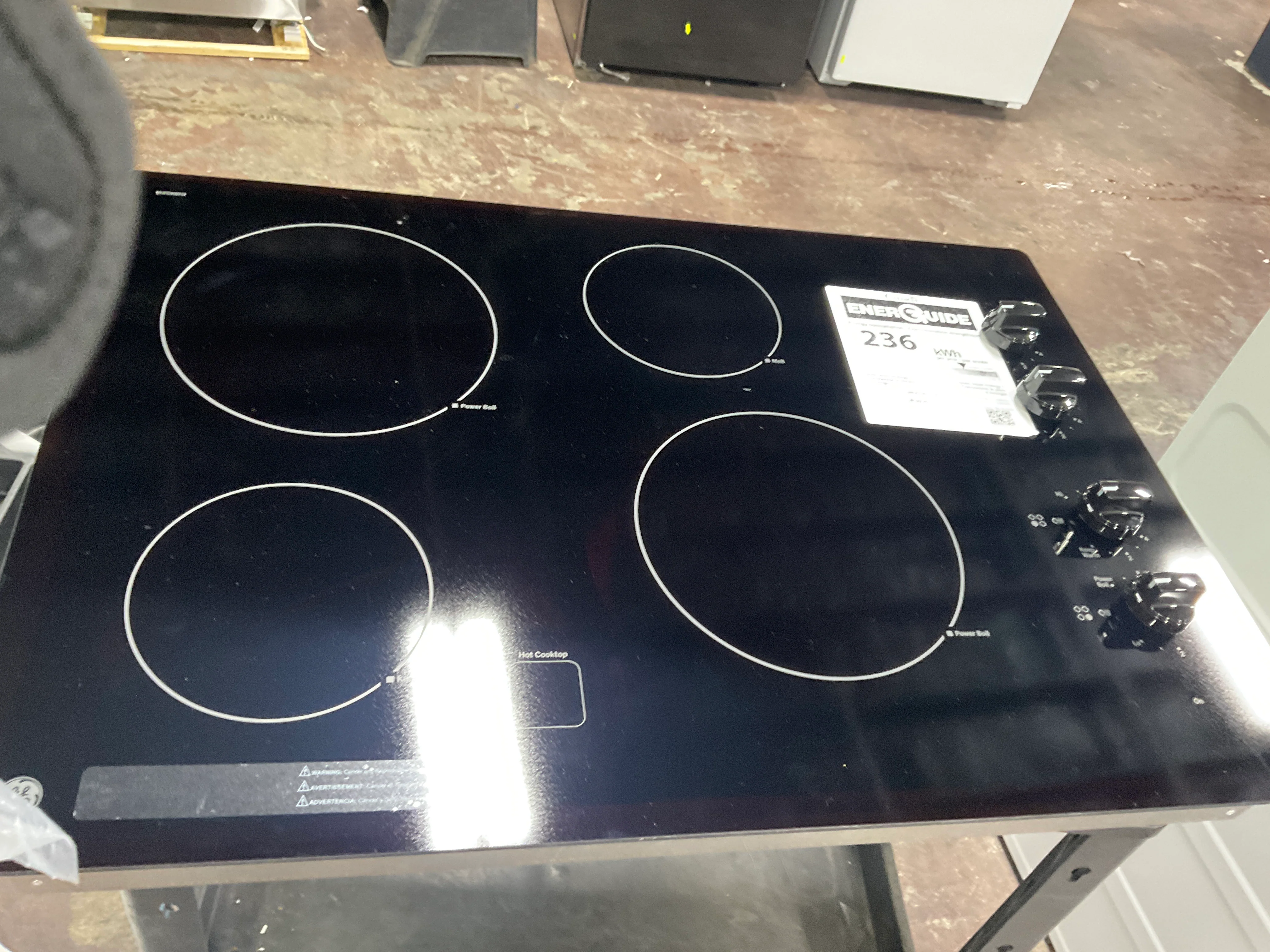 GE GE® 30" Built-In Knob Control Electric Cooktop - Image 7