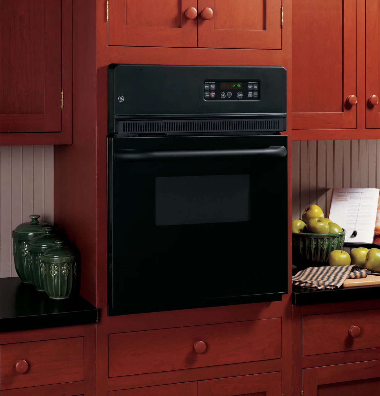 GE® 24" Electric Single Self-Cleaning Wall Oven - Image 3