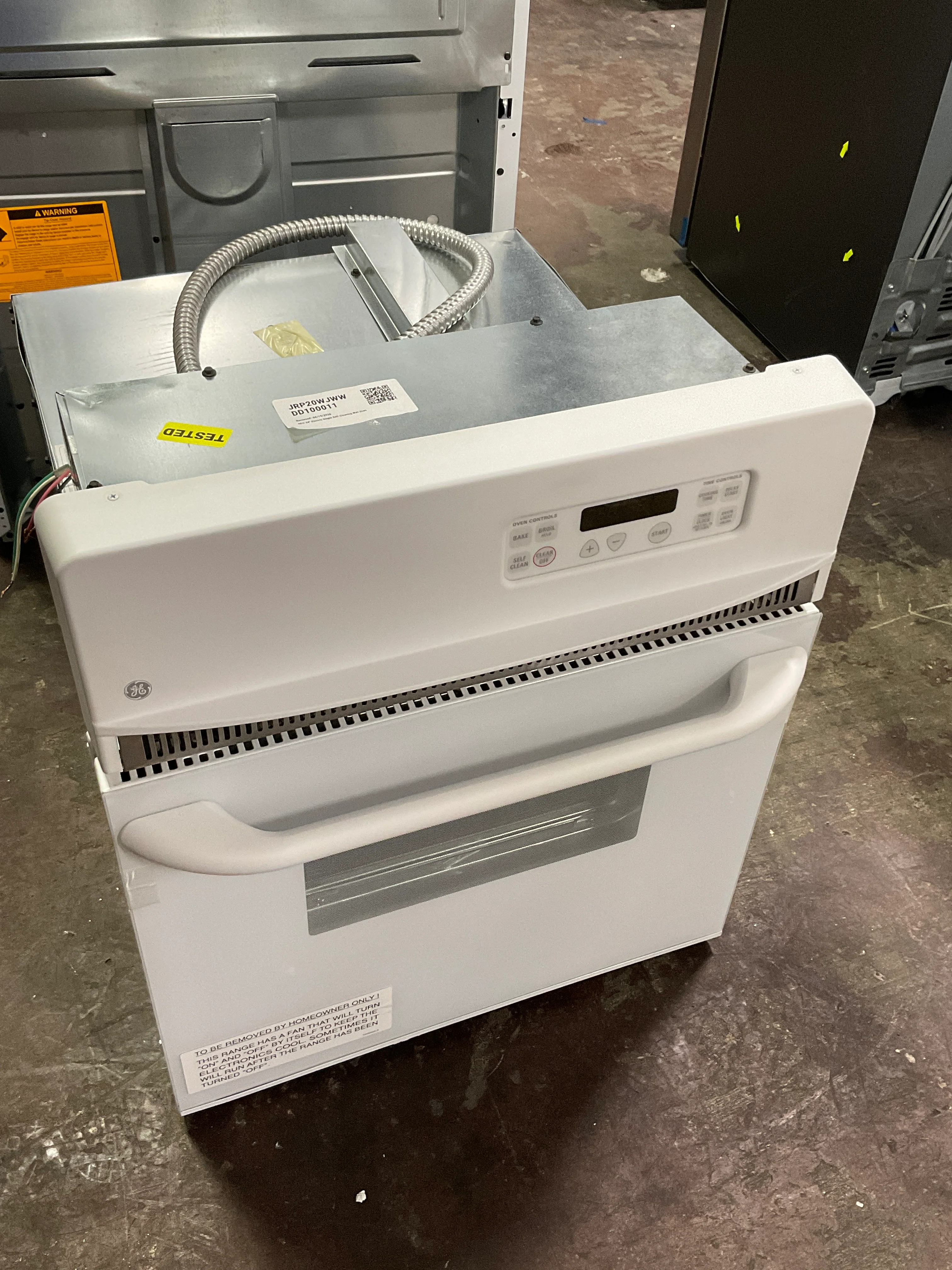 GE GE® 24" Electric Single Self-Cleaning Wall Oven - Image 6