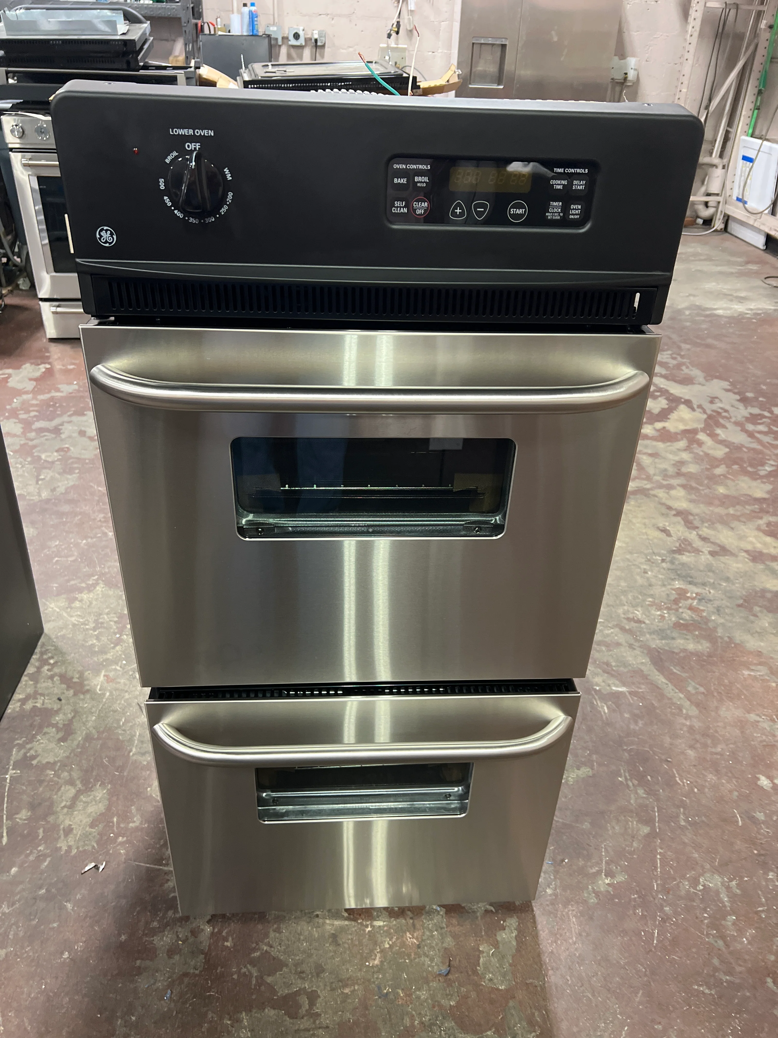 GE GE® 24" Double Wall Oven - Image 8
