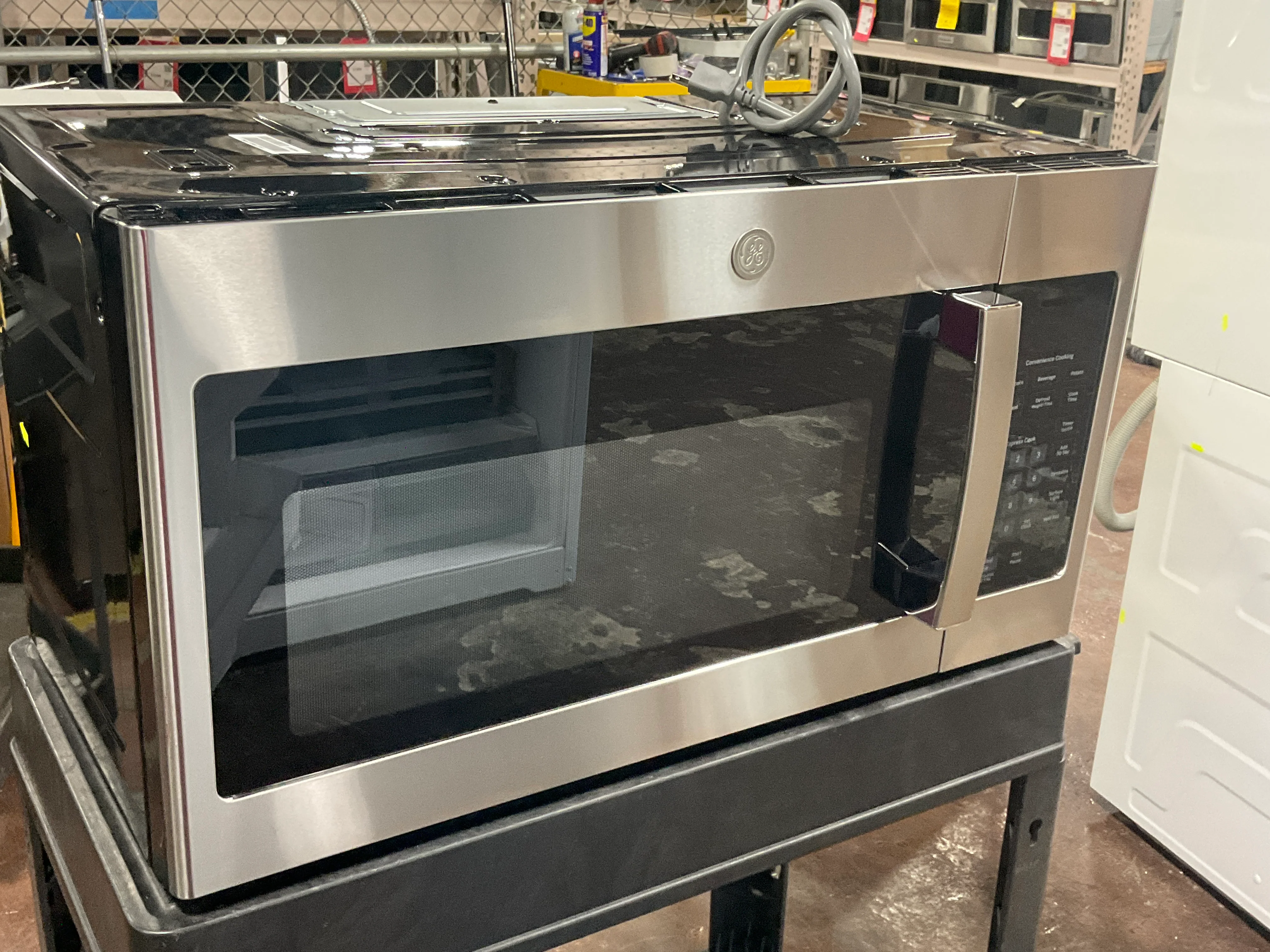 GE® 1.6 Cu. Ft. Over-the-Range Microwave Oven - Image 6