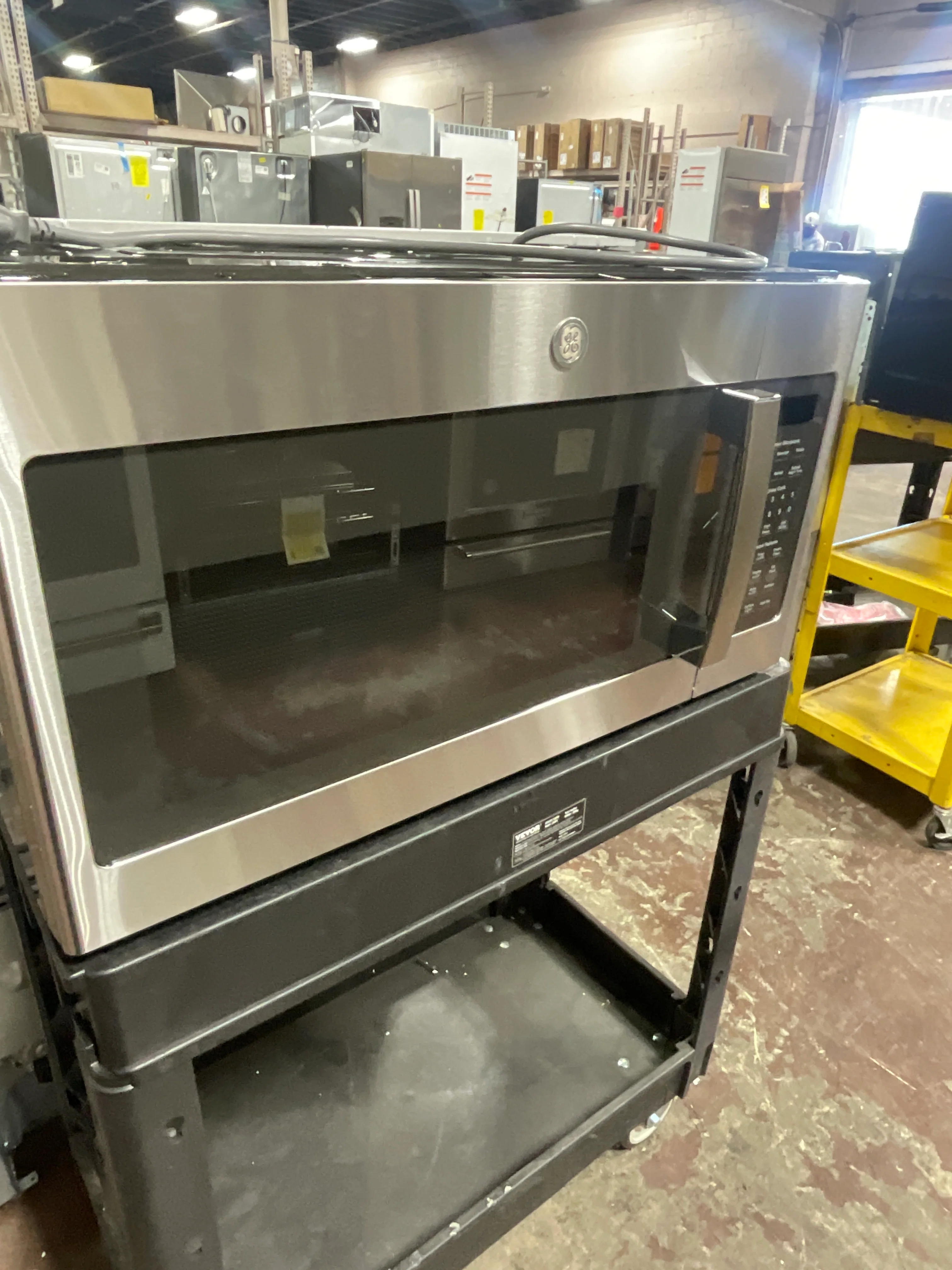 GE® 1.9 Cu. Ft. Over-the-Range Sensor Microwave Oven - Image 7